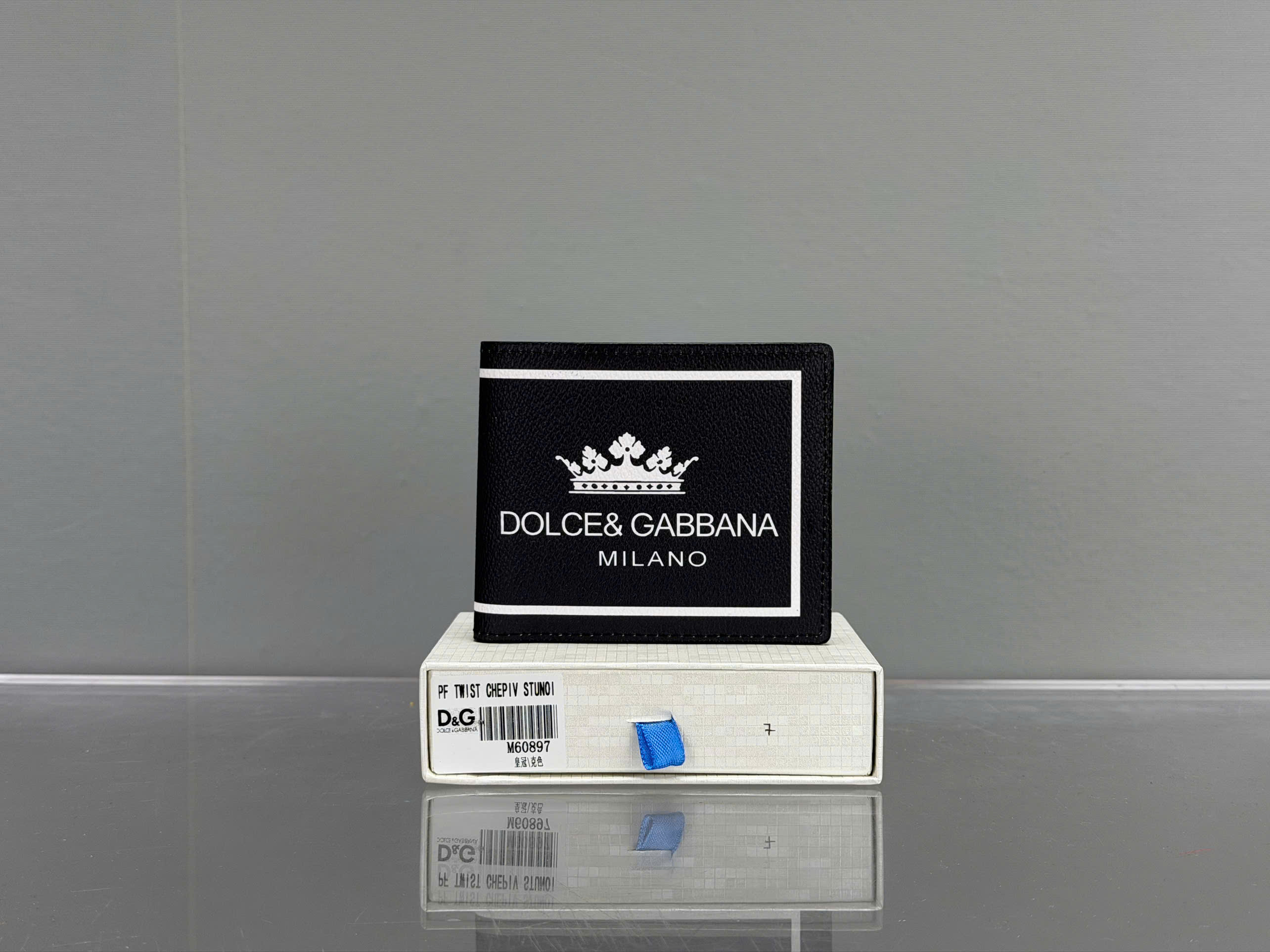 Ví ngắn Dolce Gabbana DG logo tag new 2026 Like Auth VTN