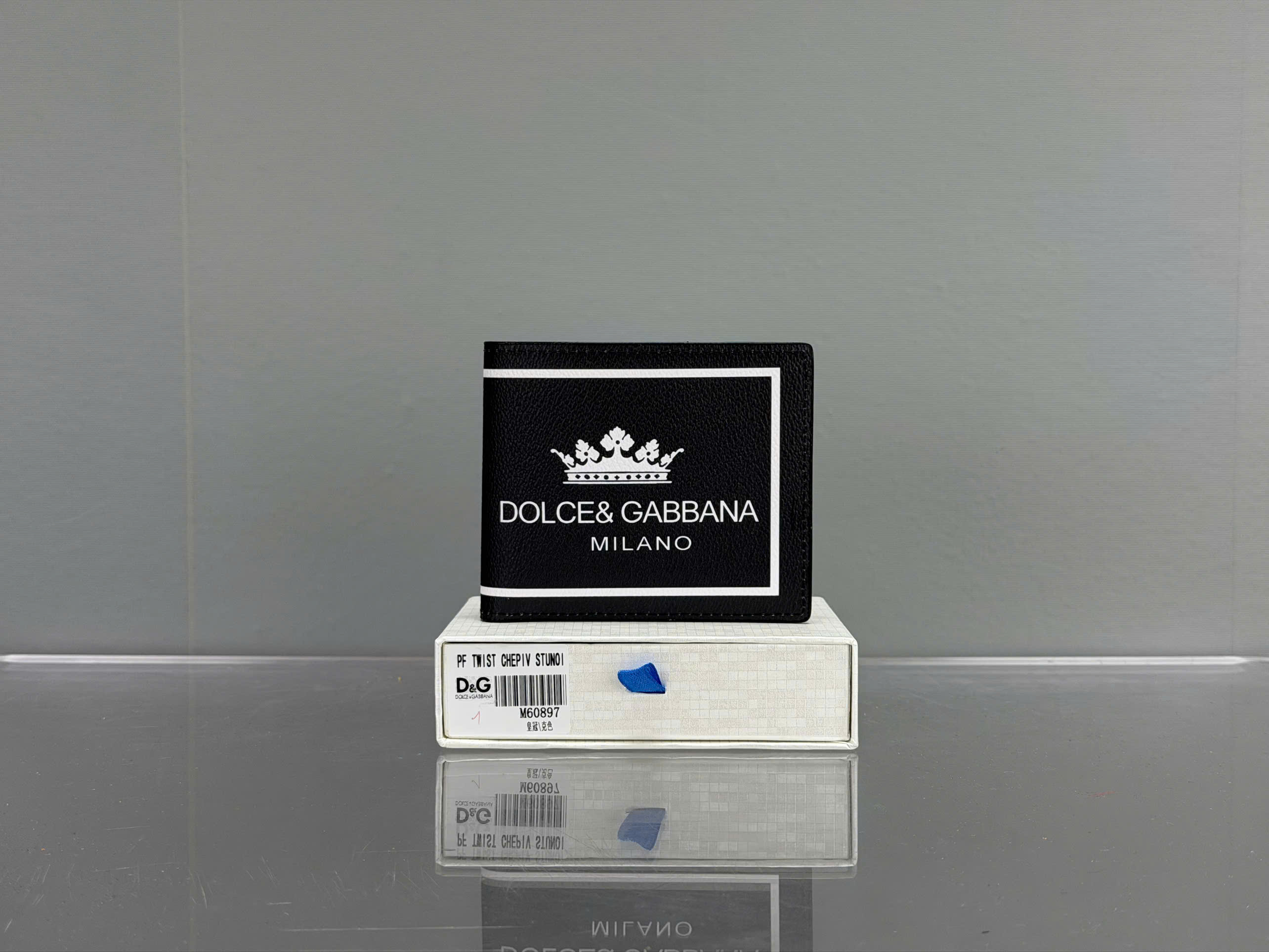 Ví ngắn Dolce Gabbana DG logo tag new 2026 Like Auth VTN
