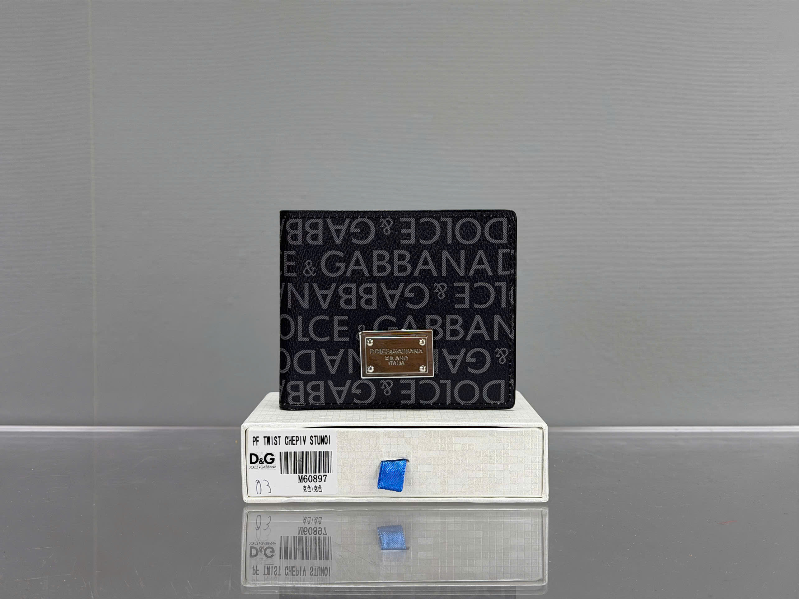 Ví ngắn Dolce Gabbana DG logo tag new 2026 Like Auth VTN