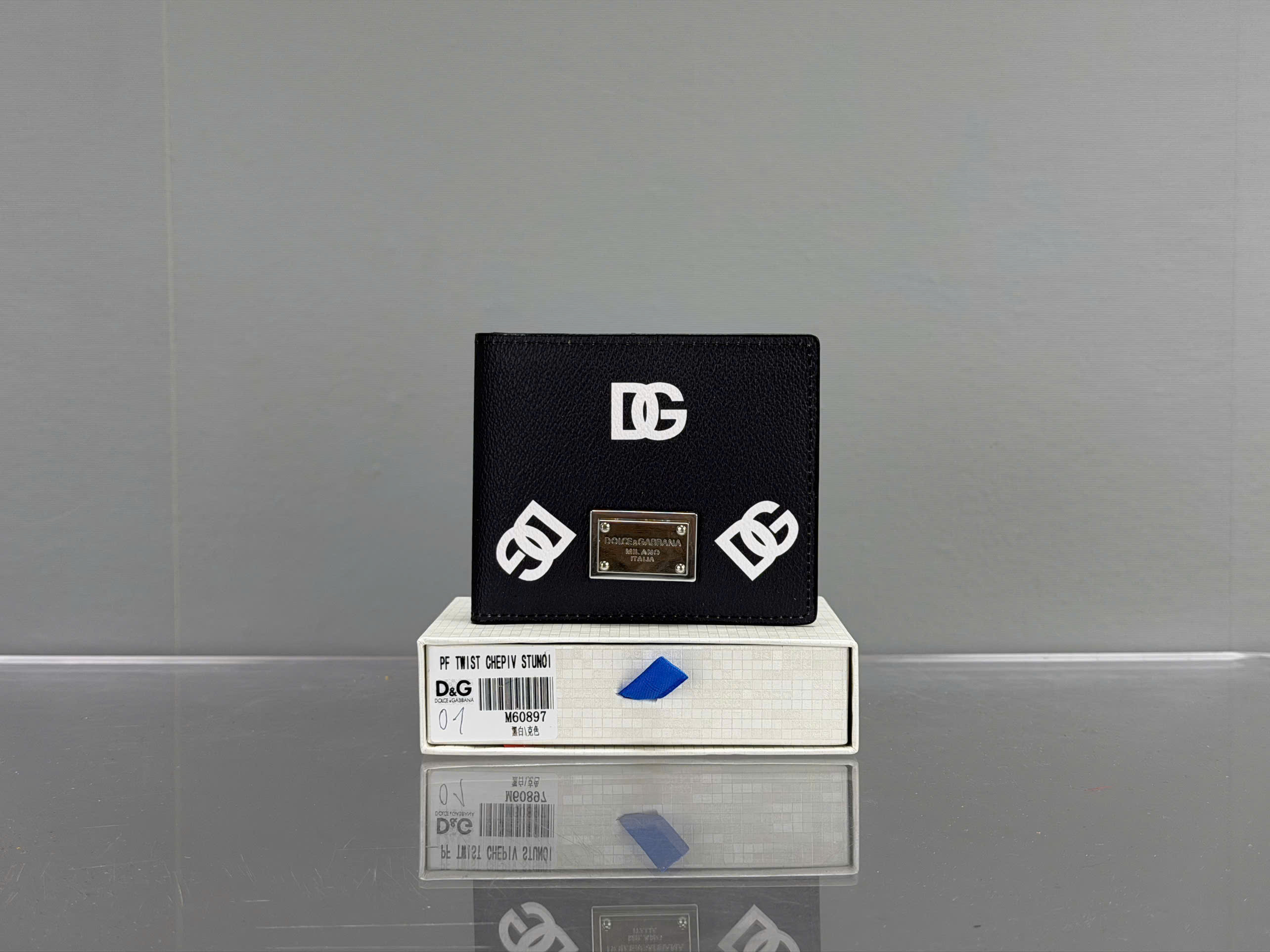 Ví ngắn Dolce Gabbana DG logo tag new 2026 Like Auth VTN