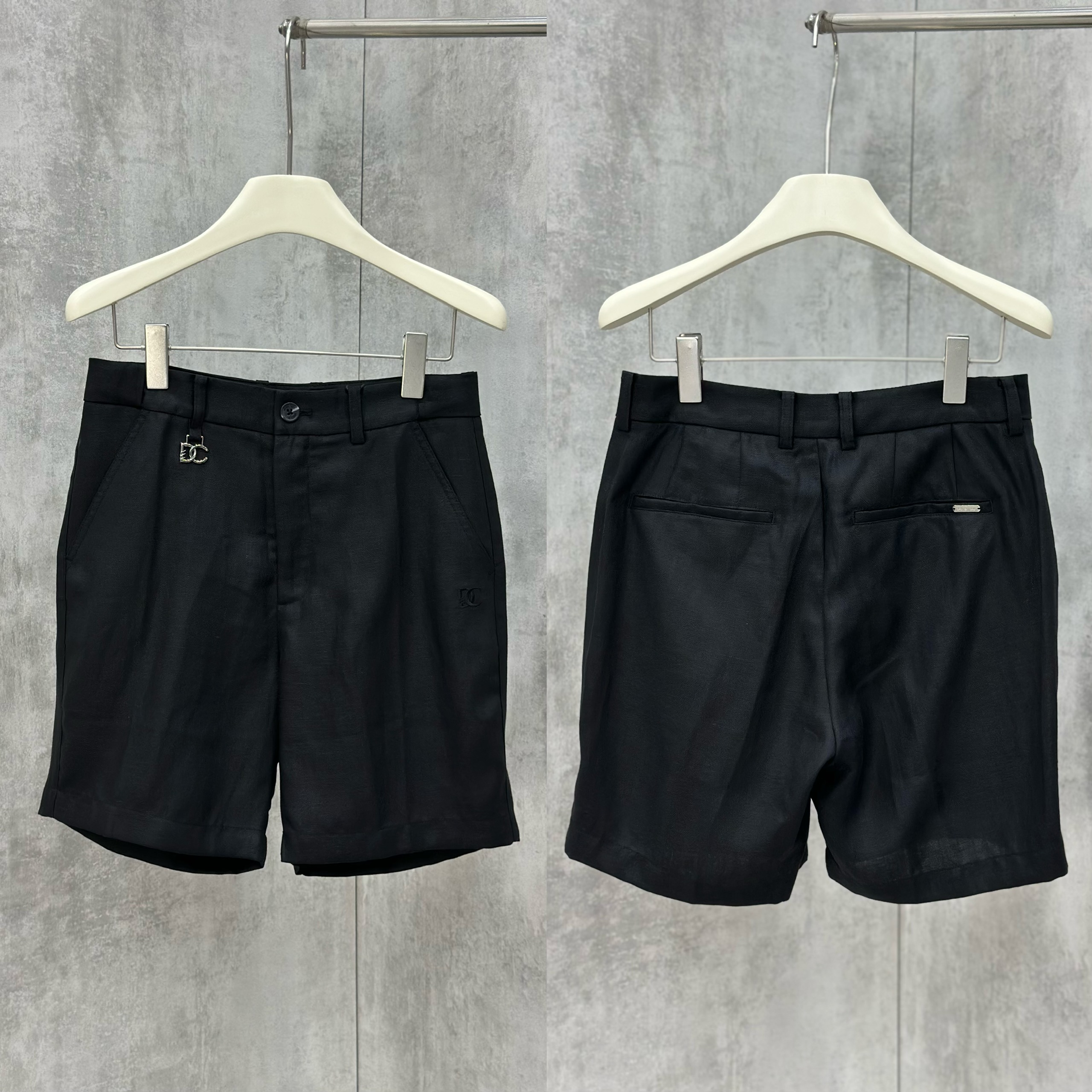 Quần short đũi Dolce Gabbana DG logo tag cạp Like Auth 28-34 VTN\Đen