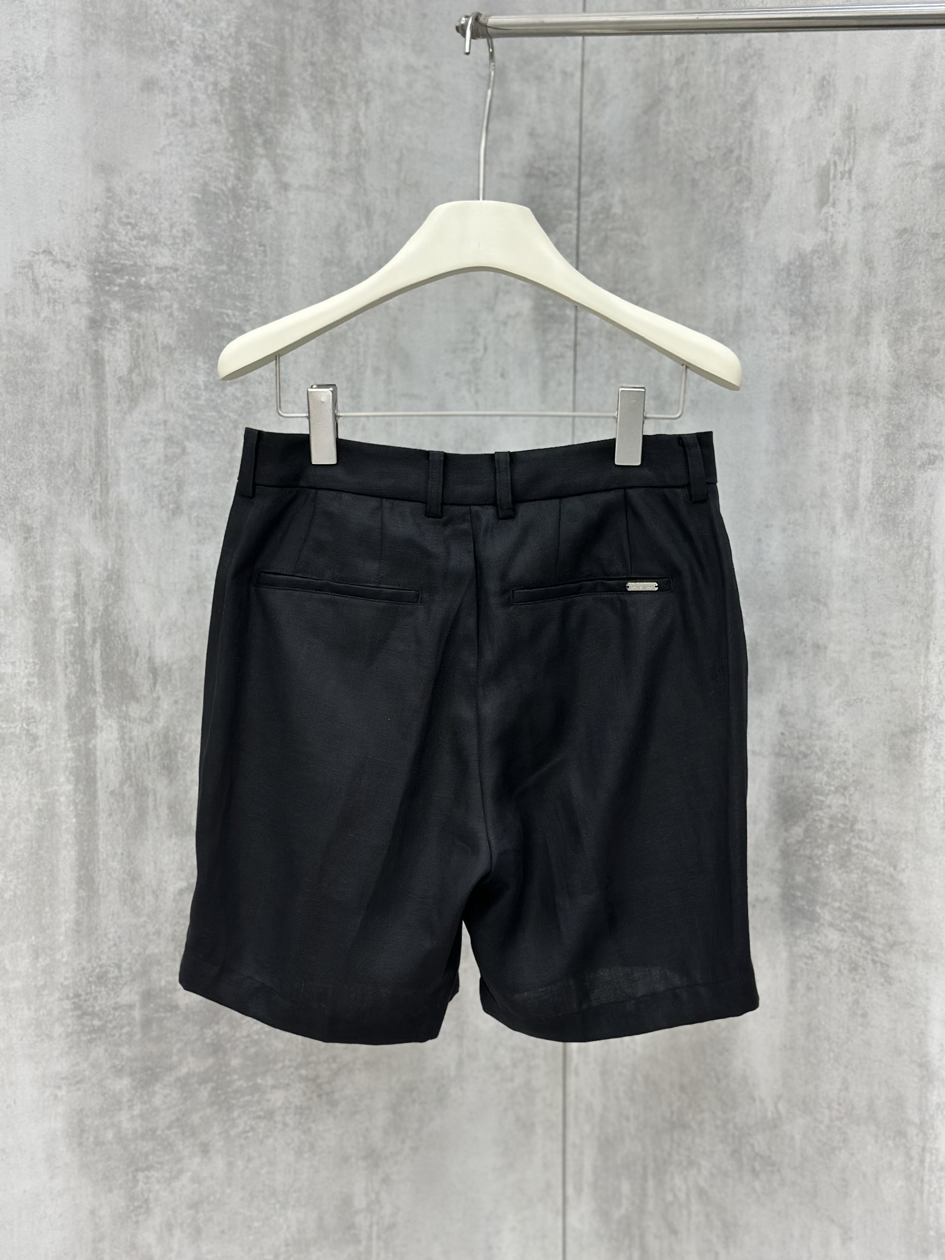 Quần short đũi Dolce Gabbana DG logo tag cạp Like Auth 28-34 VTN\Đen