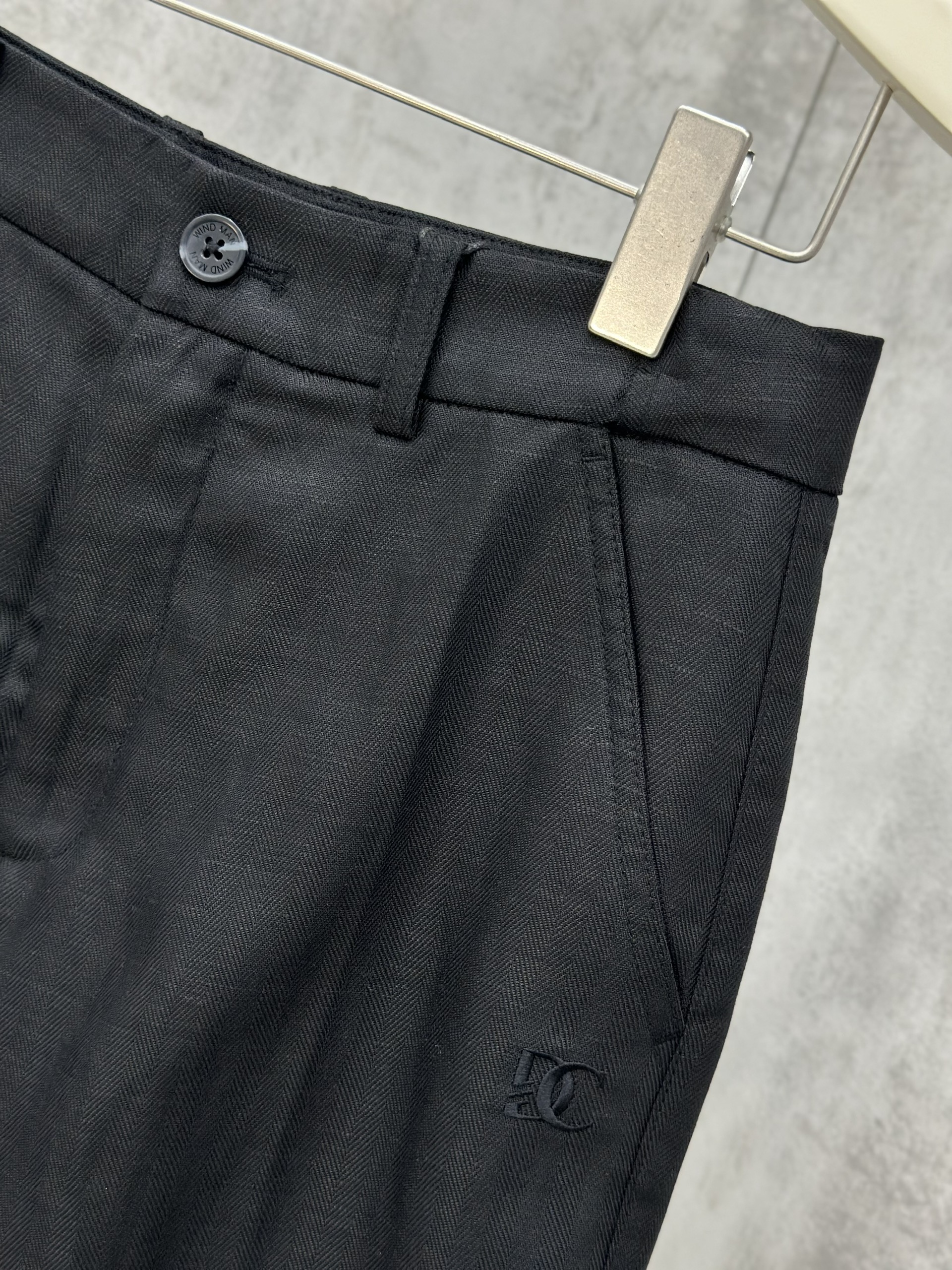 Quần short đũi Dolce Gabbana DG logo tag cạp Like Auth 28-34 VTN\Đen