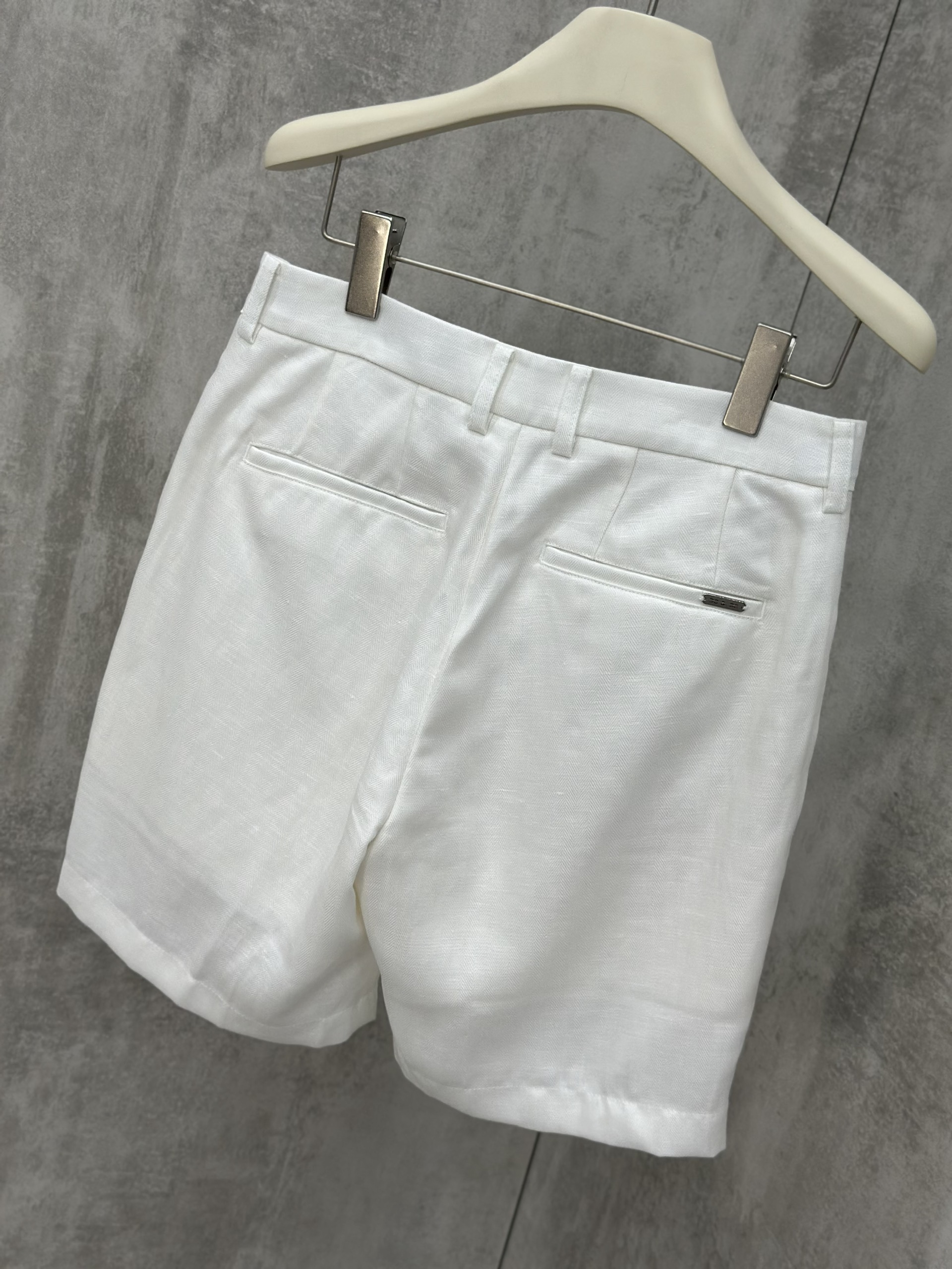 Quần short đũi Dolce Gabbana DG logo tag cạp Like Auth 28-34 VTN\Trắng