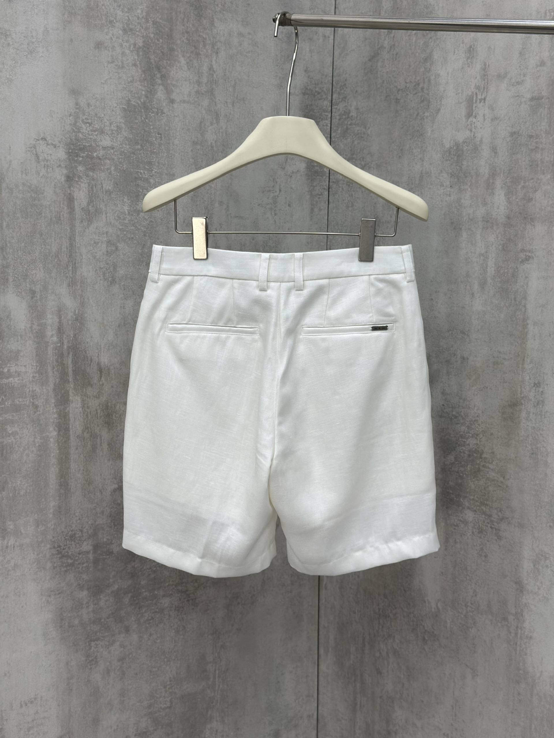 Quần short đũi Dolce Gabbana DG logo tag cạp Like Auth 28-34 VTN\Trắng