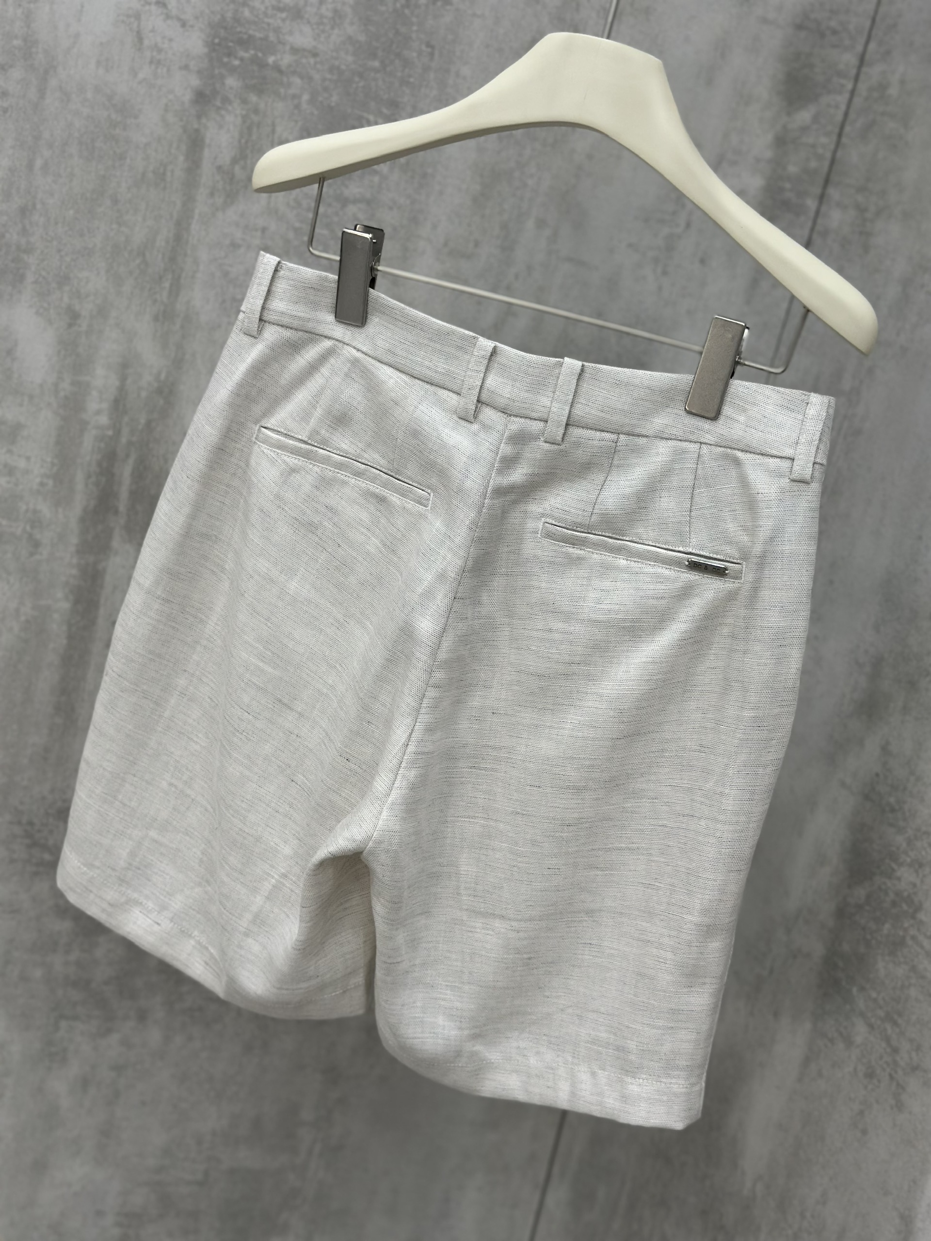 Quần short đũi Dolce Gabbana DG logo tag cạp Like Auth 28-34 VTN\Be