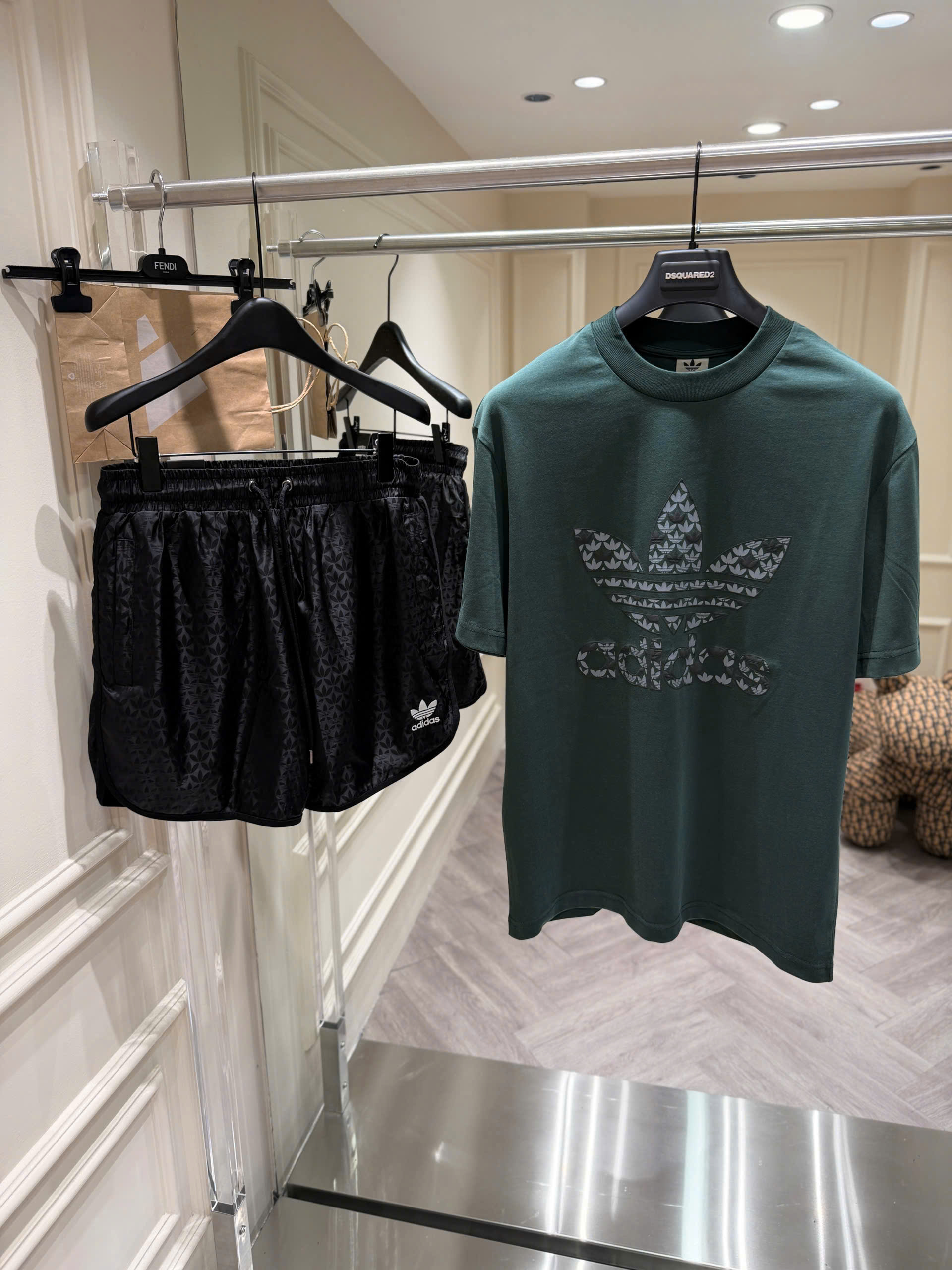 Set bộ thể thao hè Adidas logo wash ngực hoa to Like Auth S-XL NV