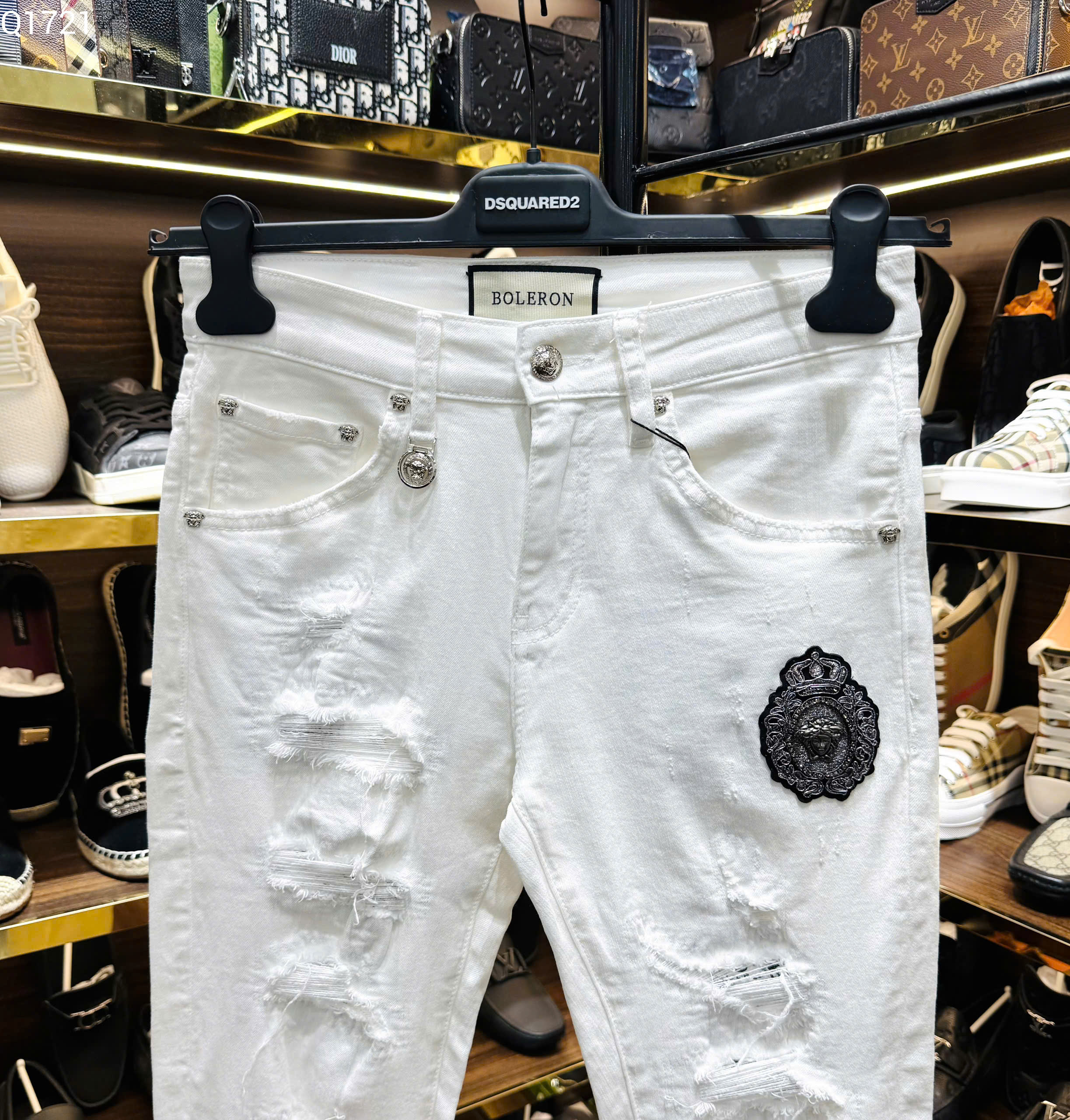 Quần Jean Versace VS Trắng rách mài vá wash logo tag huy hiệu thêu đùi Like Auth on web MK