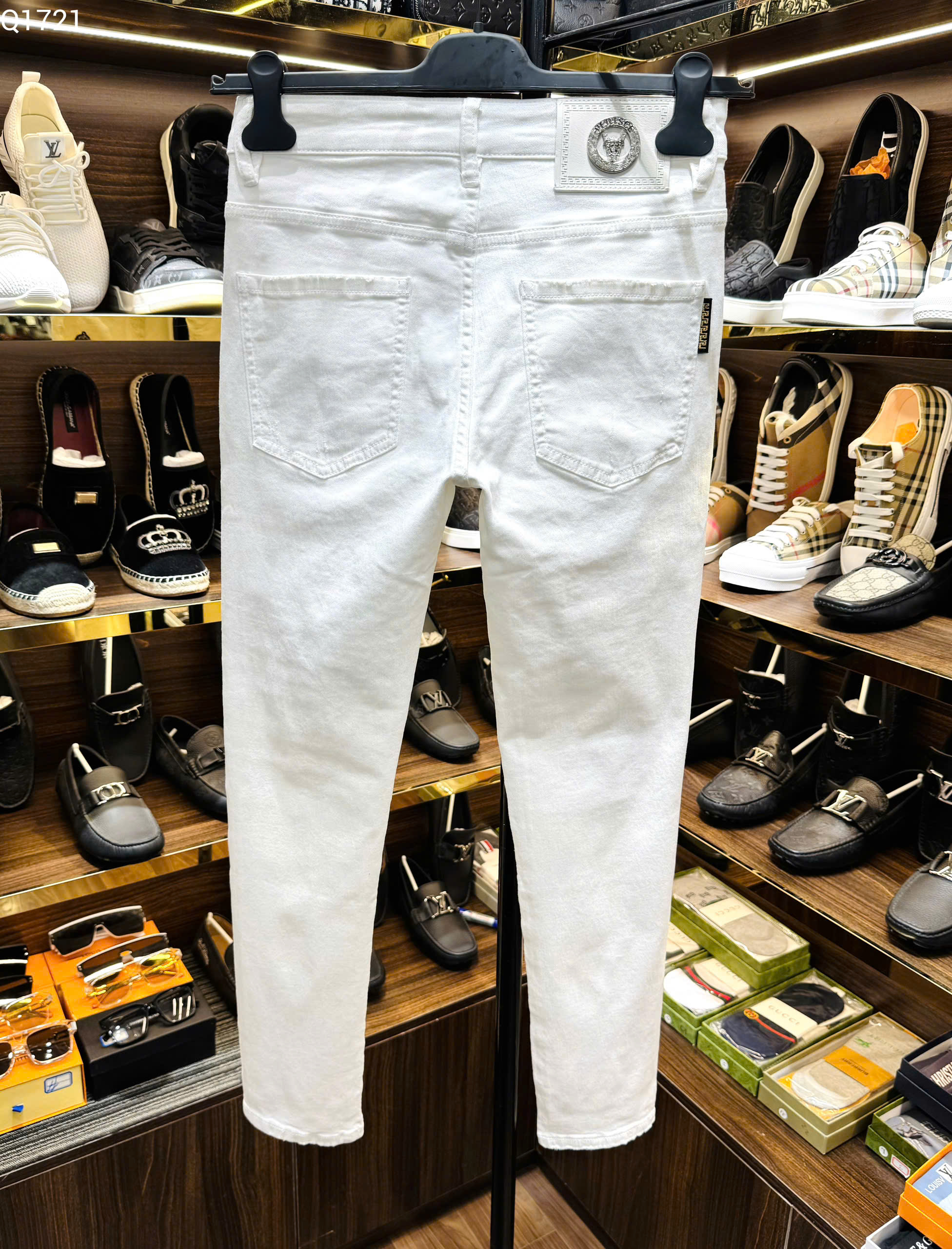 Quần Jean Versace VS Trắng rách mài vá wash logo tag huy hiệu thêu đùi Like Auth on web MK