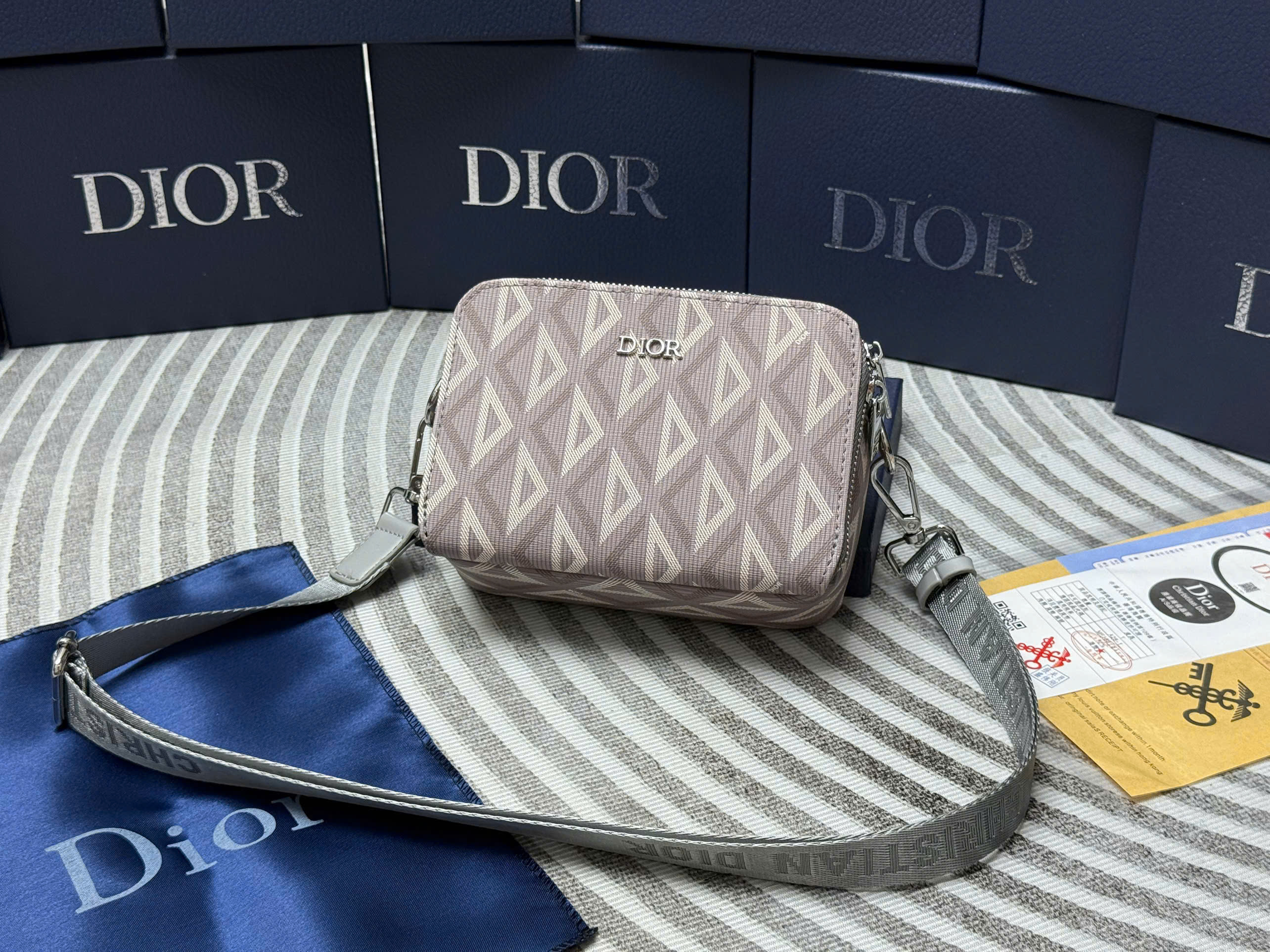 Túi đeo chéo Dior CD 2 khóa new 2026 Like Auth VTN