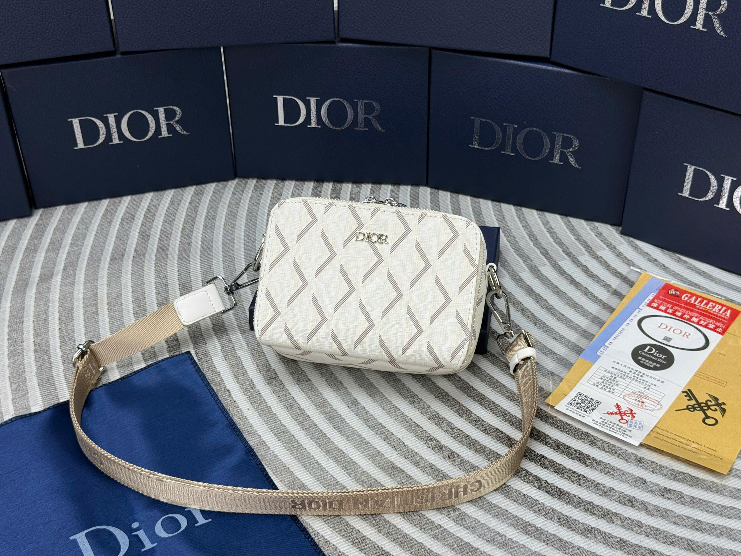 Túi đeo chéo Dior CD 2 khóa new 2026 Like Auth VTN