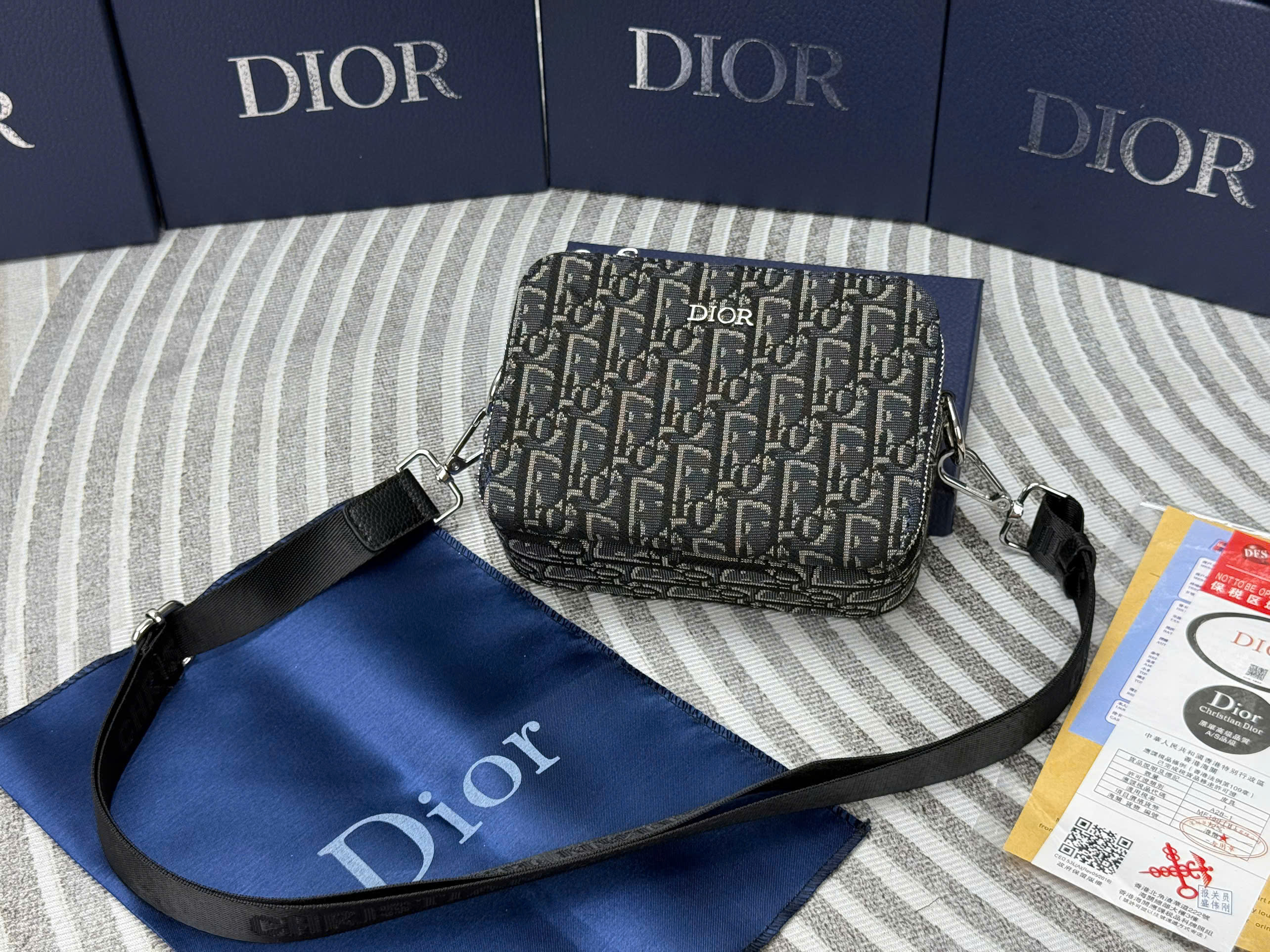 Túi đeo chéo Dior CD 2 khóa new 2026 Like Auth VTN