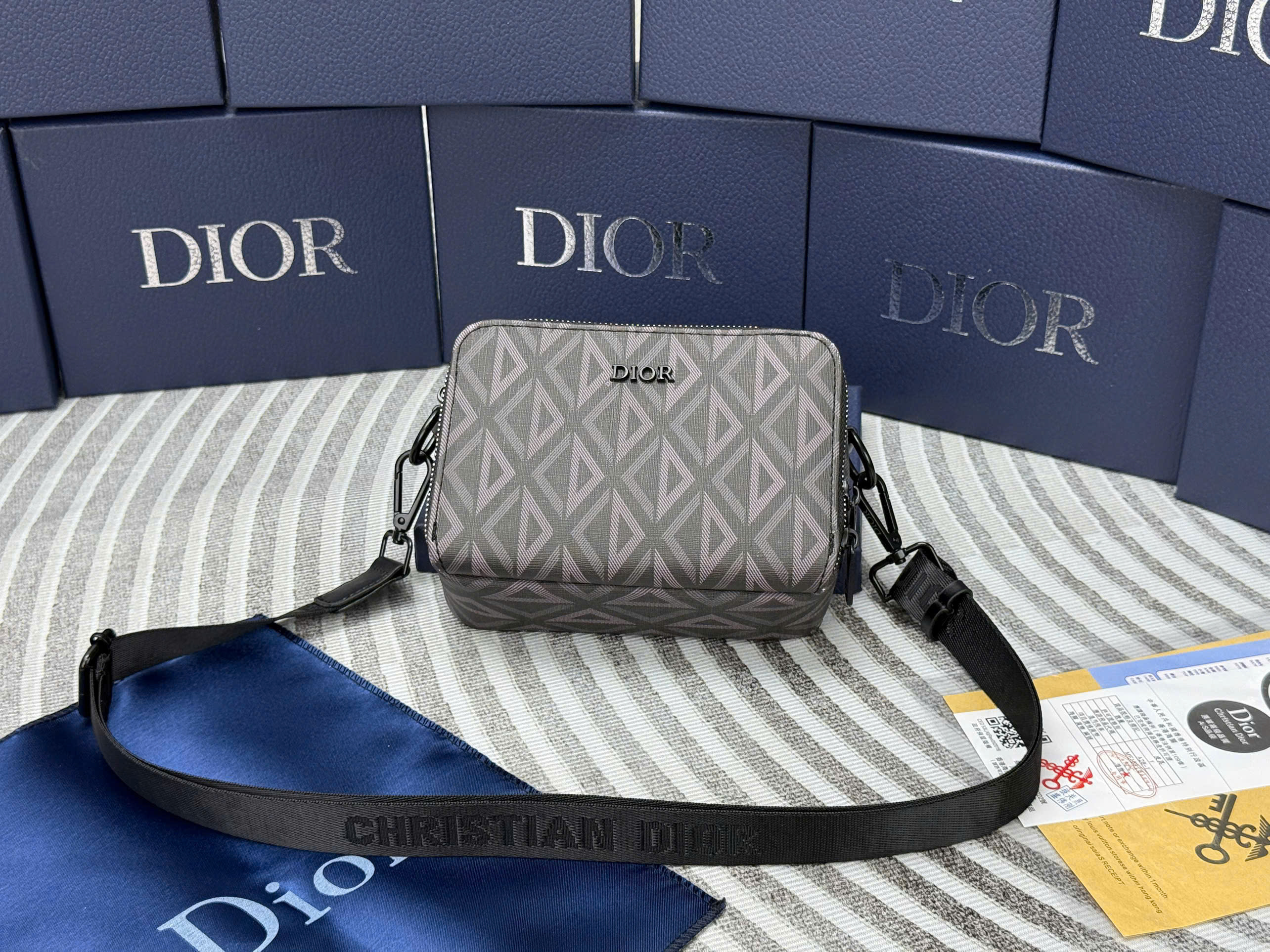 Túi đeo chéo Dior CD 2 khóa new 2026 Like Auth VTN
