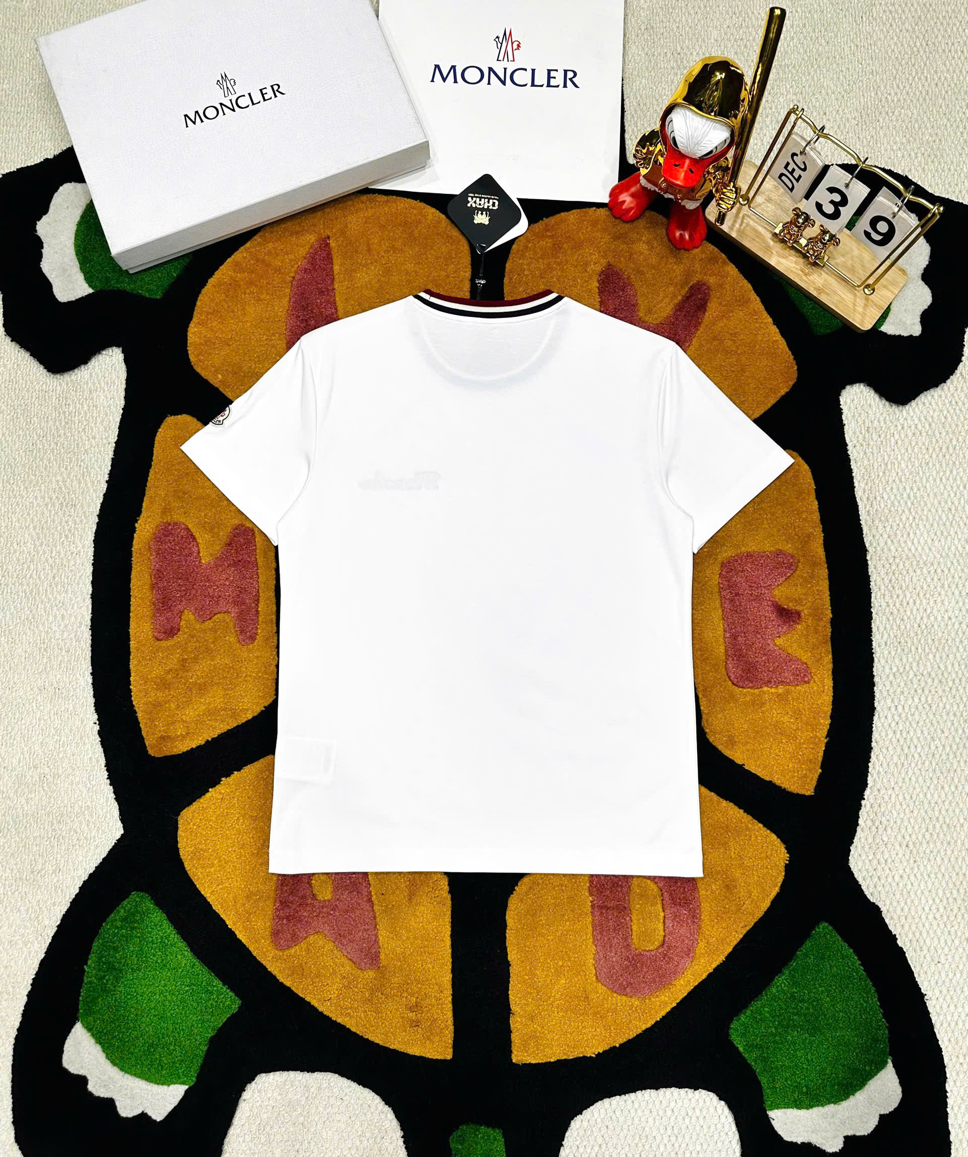 Áo phông T shirt Moncler bo cổ Xanh Trắng Đỏ logo thêu ngực Like Auth S-XL MK\Trắng