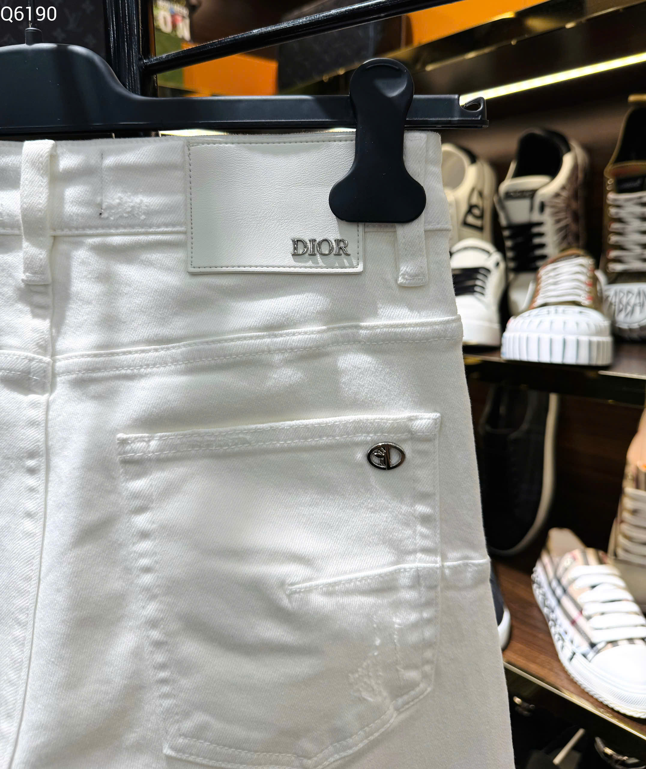 Quần Jean Dior CD Trắng  rách mài logo chữ xắn gấu Like Auth on web MK