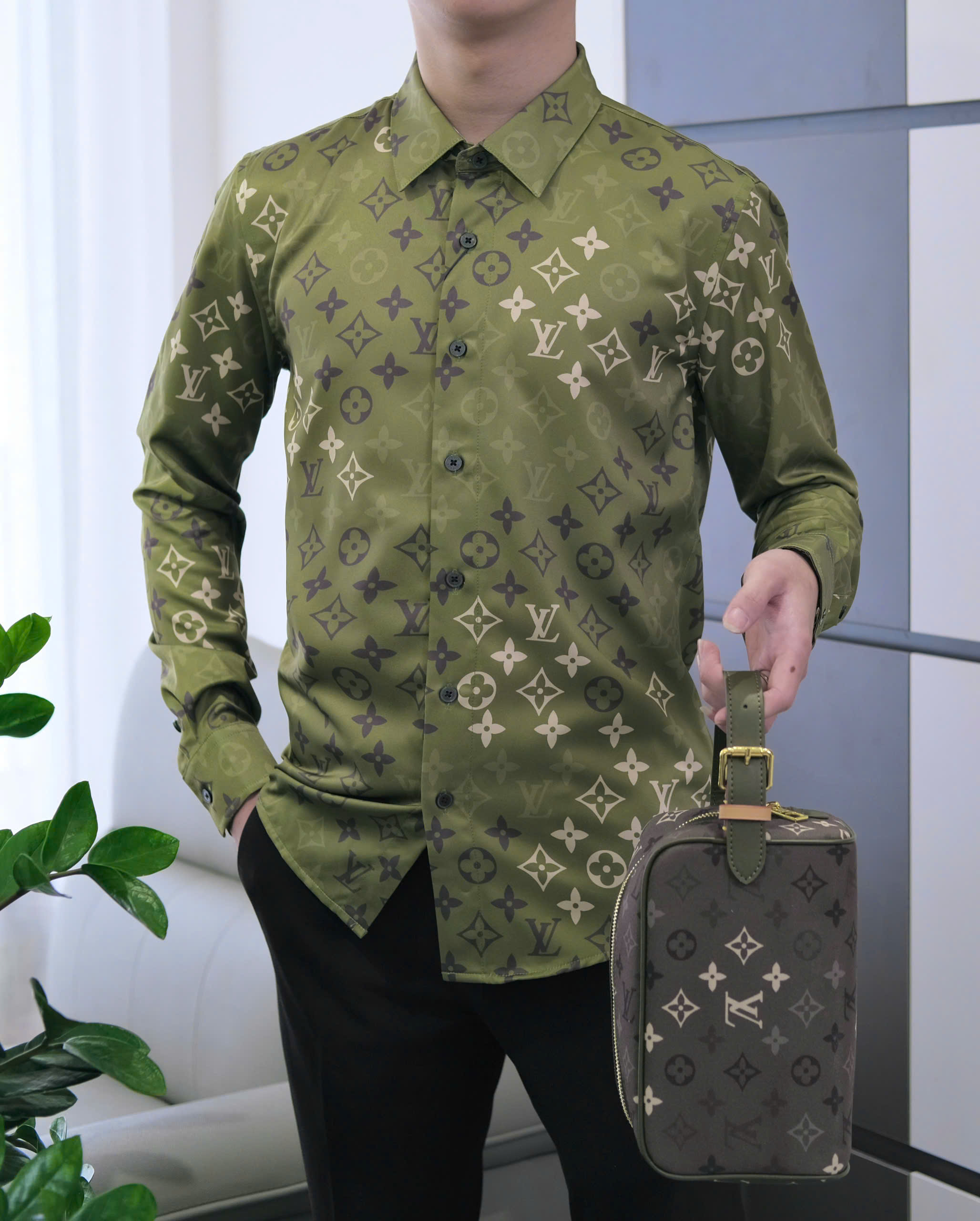 Áo sơ mi Louis Vuitton LV lụa Xanh Rêu họa tiết monogram Đen Trắng Like Auth 38-41 DDT