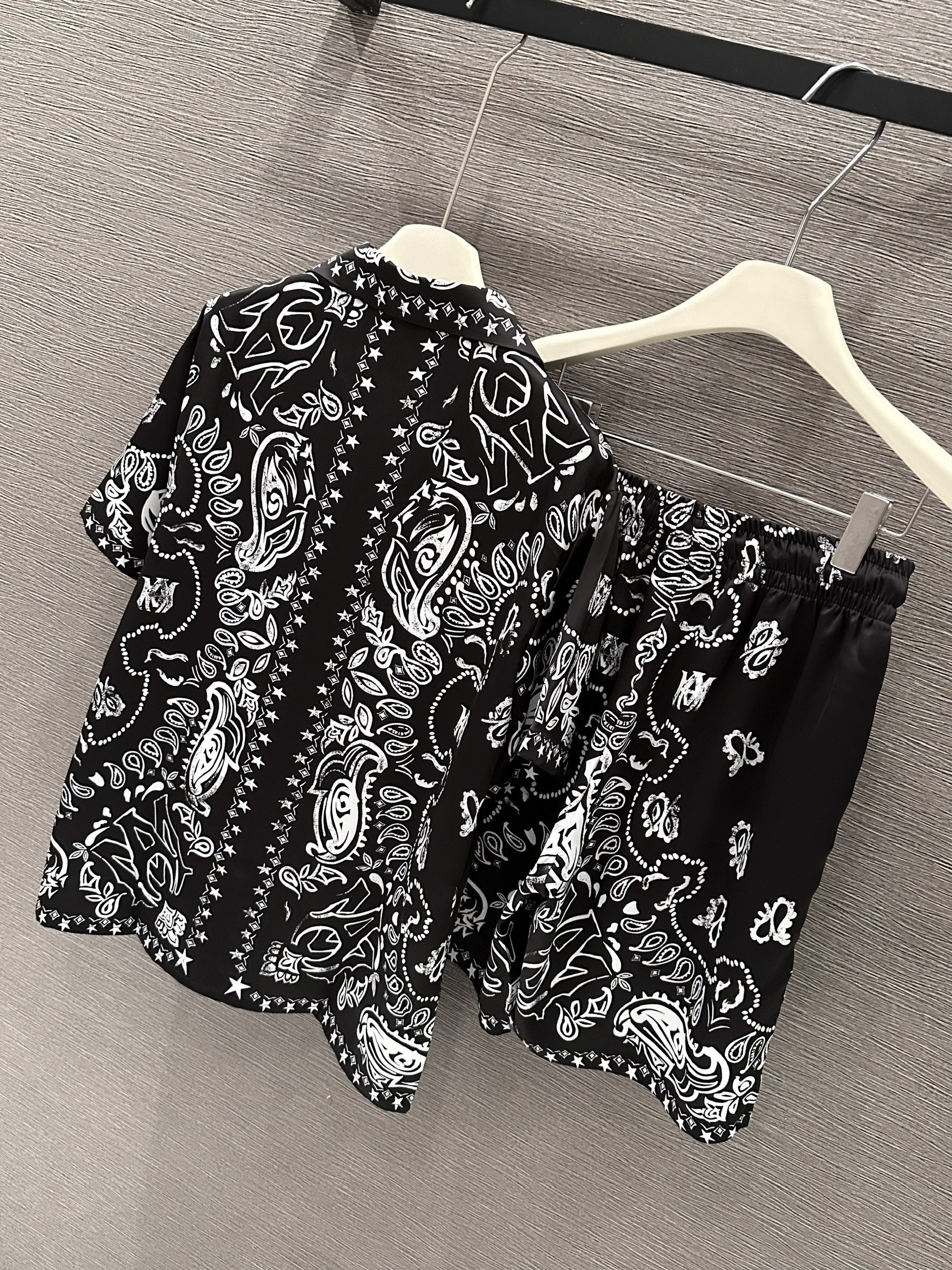Set bộ lụa hè Amiri Đen họa tiết quý tộc Like Auth M-XL VTN