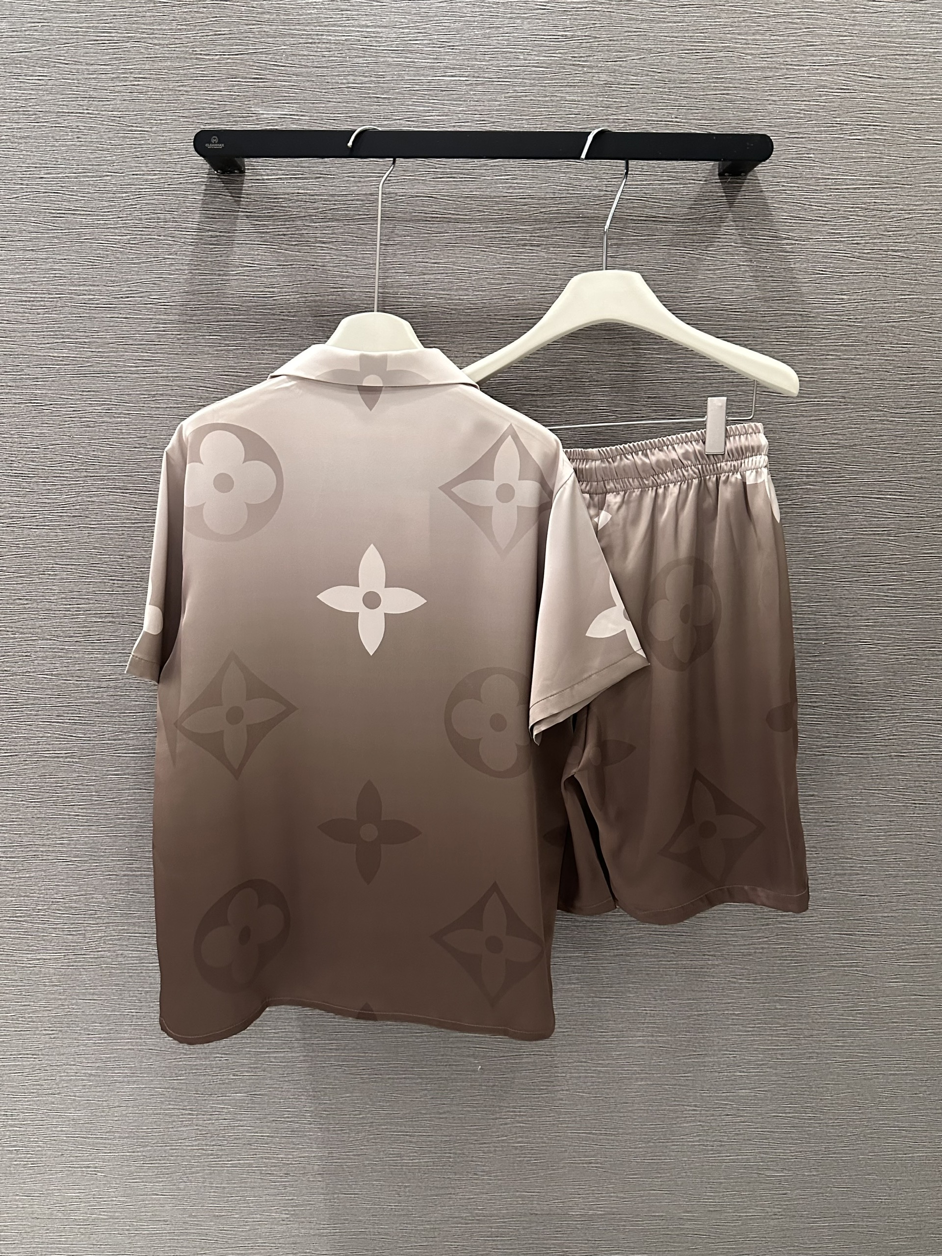 Set bộ lụa hè Louis Vuitton LV loang monogram full hoa to Like Auth M-XL VTN