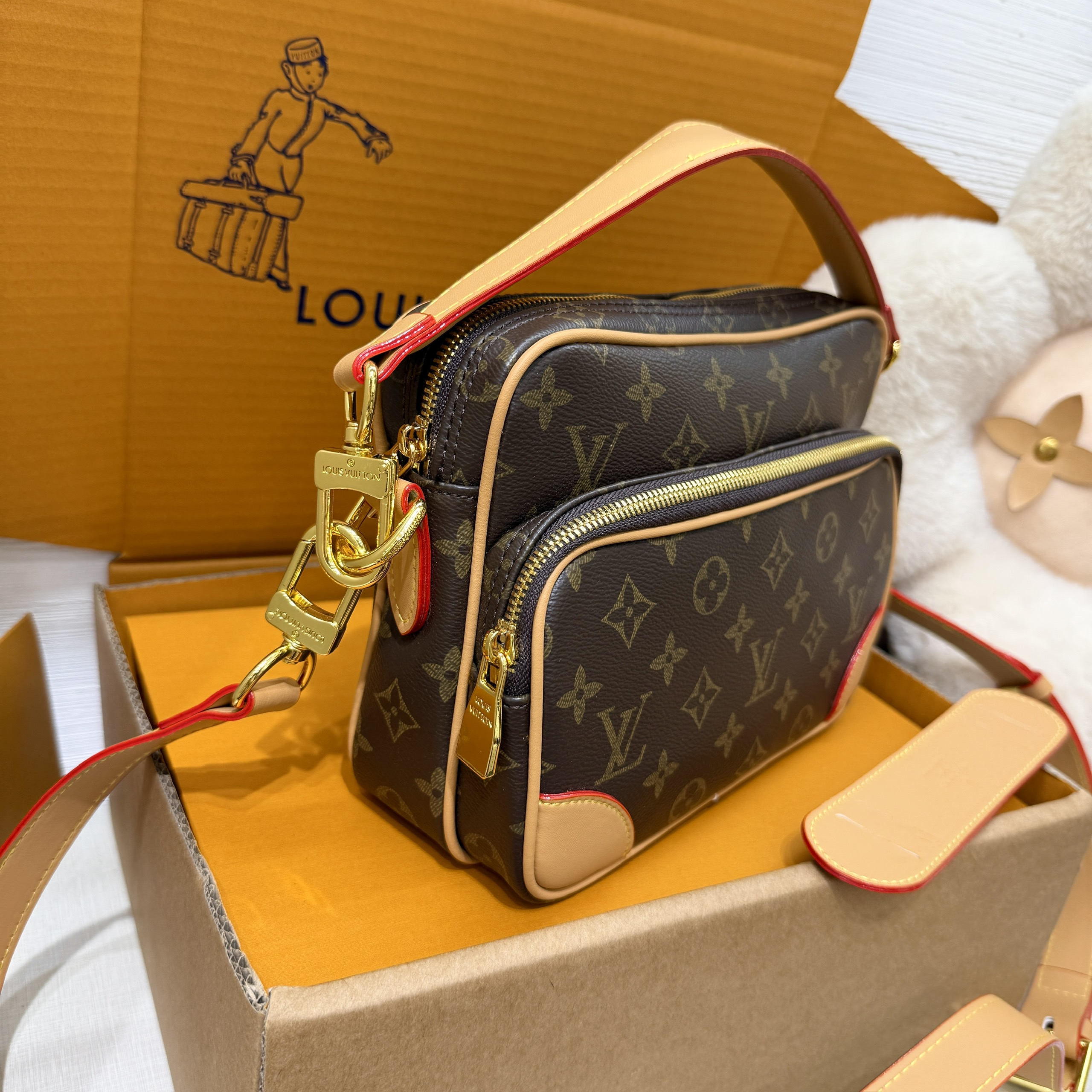 Túi đeo chéo Louis Vuitton Bag LV Monogram Archive Nâu Like Auth 25x18x11 PLD