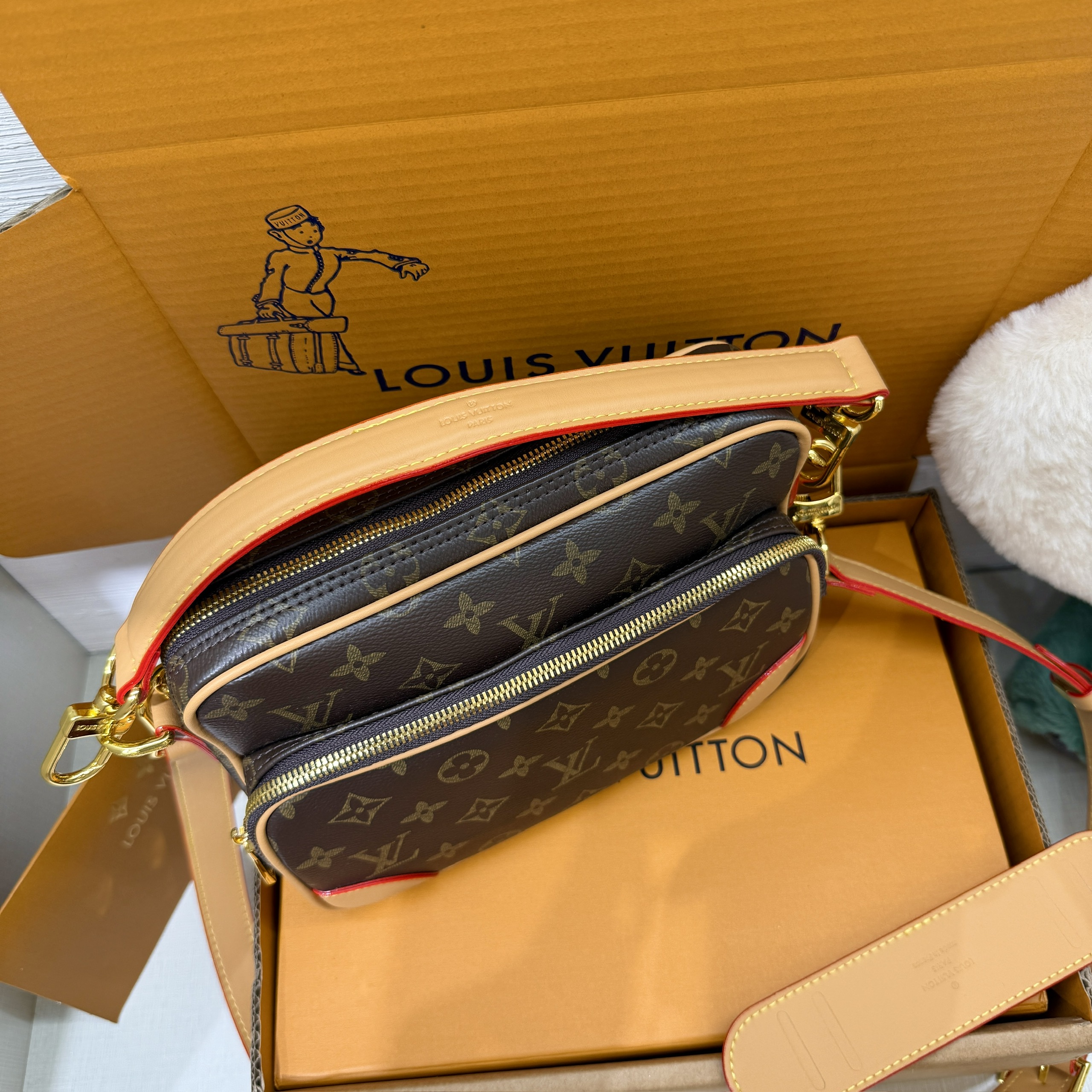 Túi đeo chéo Louis Vuitton Bag LV Monogram Archive Nâu Like Auth 25x18x11 PLD