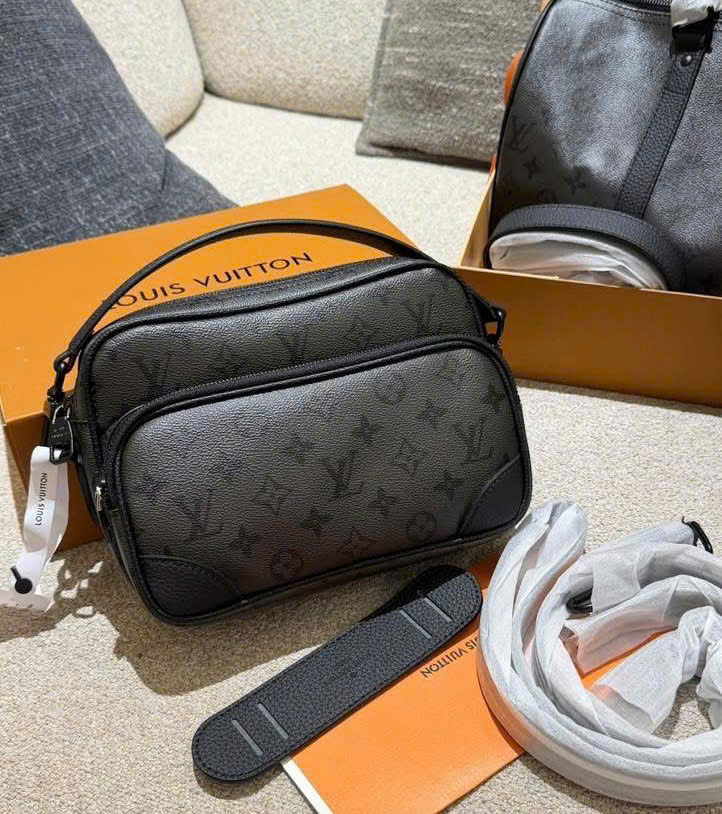 Túi đeo chéo Louis Vuitton Bag LV Monogram Archive Xám Like Auth 25x18x11 PLD