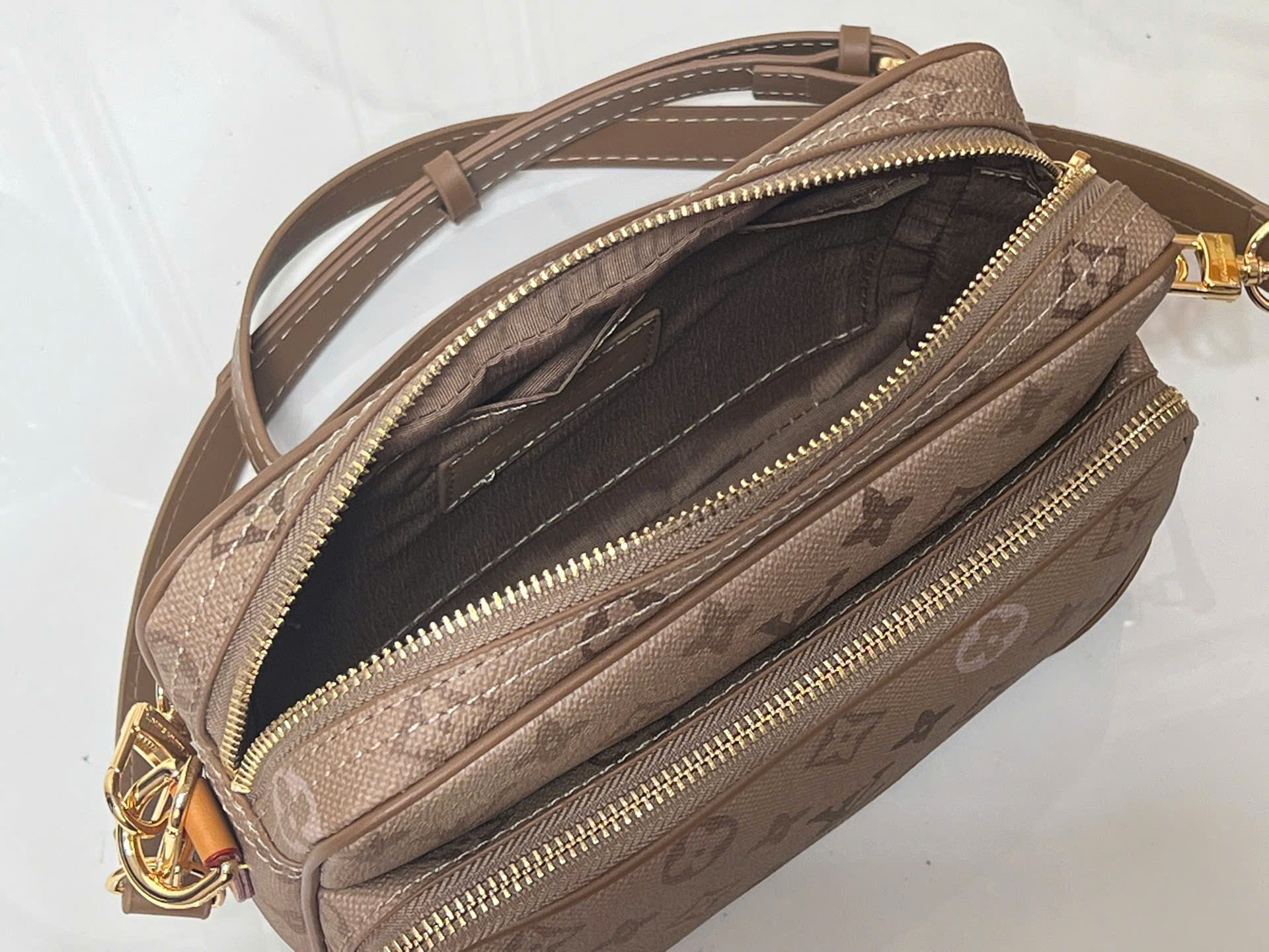 Túi đeo chéo Louis Vuitton Bag LV Monogram Archive Xanh Rêu Like Auth 25x18x11 PLD