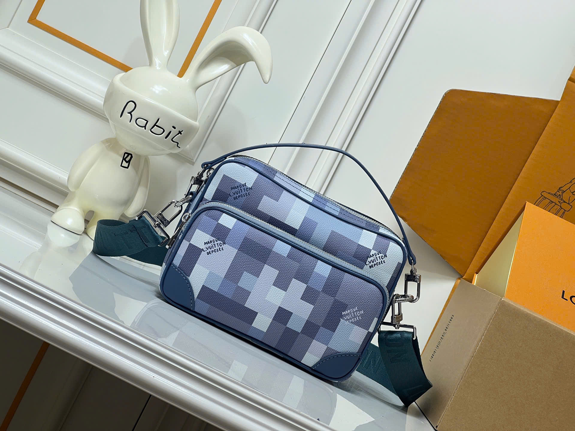 Túi đeo chéo Louis Vuitton Bag LV Nil Archive Caro Damoflage pixel Xanh Dương Like Auth 25x18x11 PLD