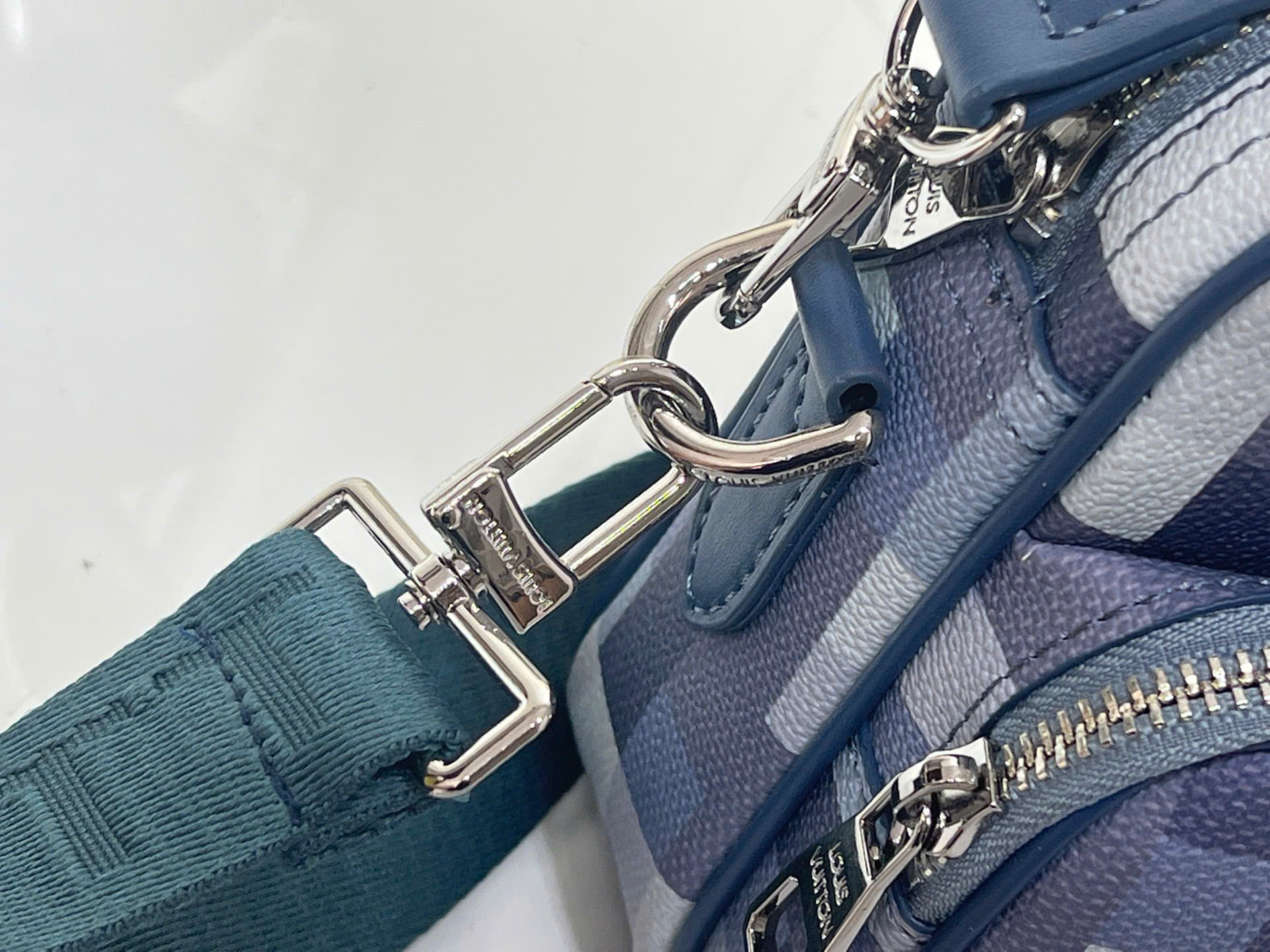 Túi đeo chéo Louis Vuitton Bag LV Nil Archive Caro Damoflage pixel Xanh Dương Like Auth 25x18x11 PLD