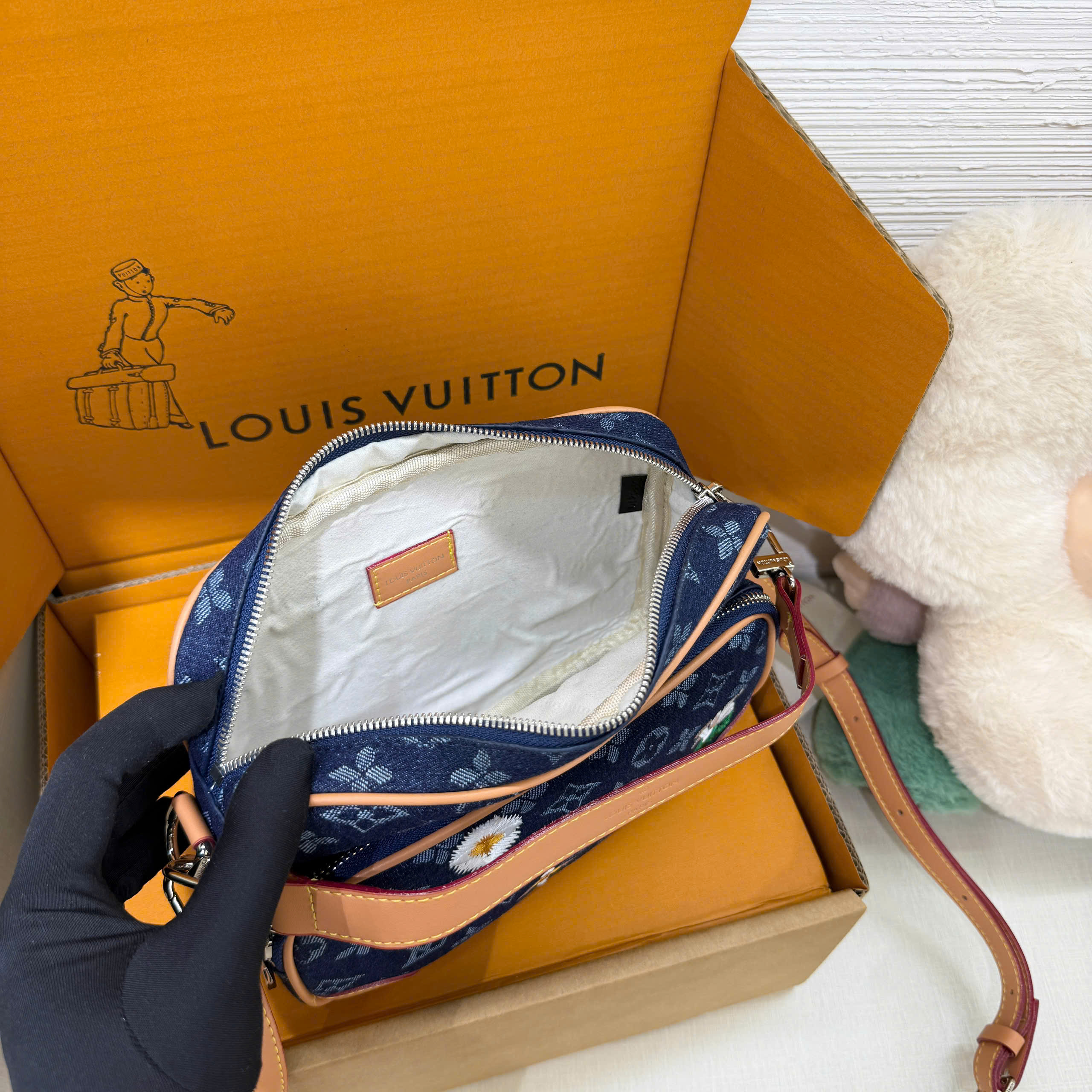 Túi đeo chéo Louis Vuitton Bag LV Monogram Denim Archive Xanh Than Like Auth 25x18x11 PLD