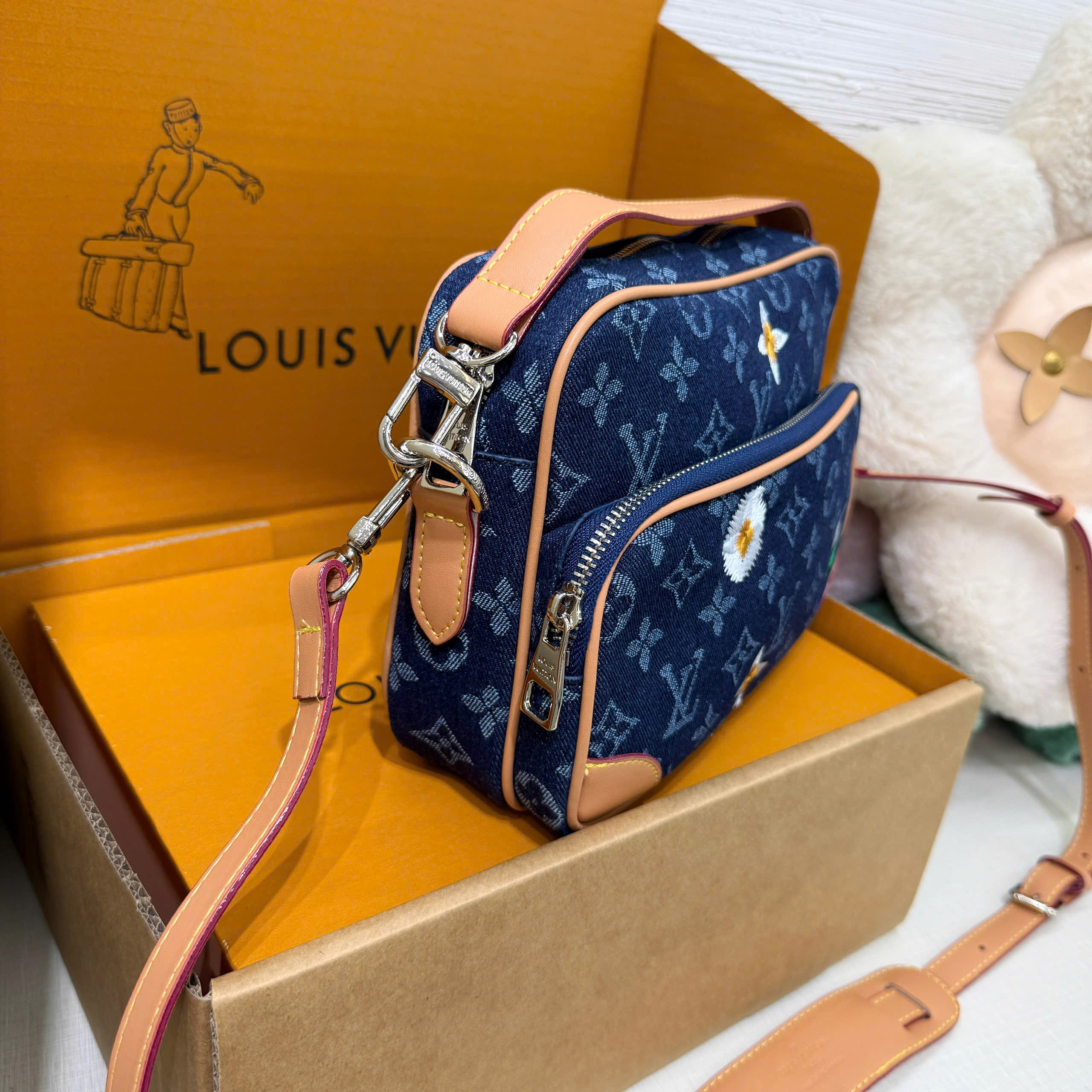 Túi đeo chéo Louis Vuitton Bag LV Monogram Denim Archive Xanh Than Like Auth 25x18x11 PLD