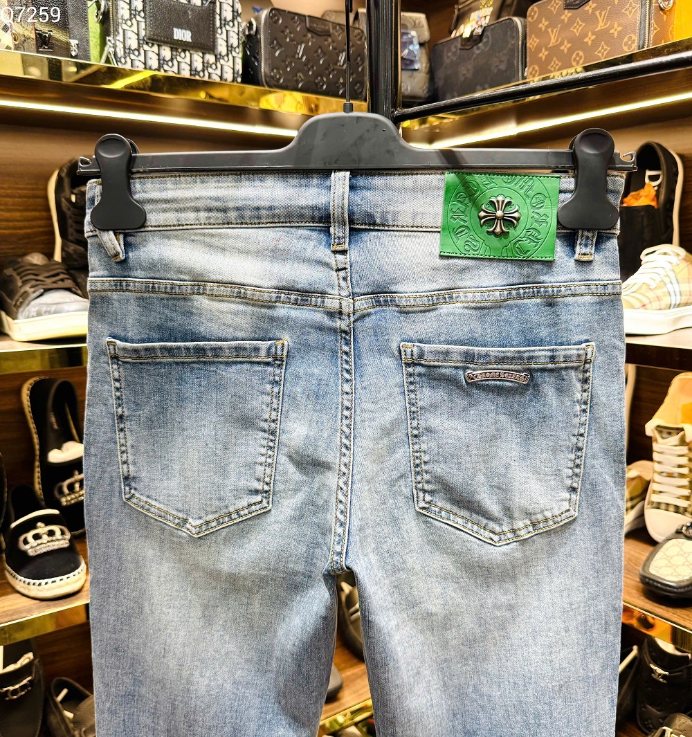 Quần Jean Chrome Heart CH Xanh nhạt rách mài họa tiết logo xắn gấu Like Auth on web MK