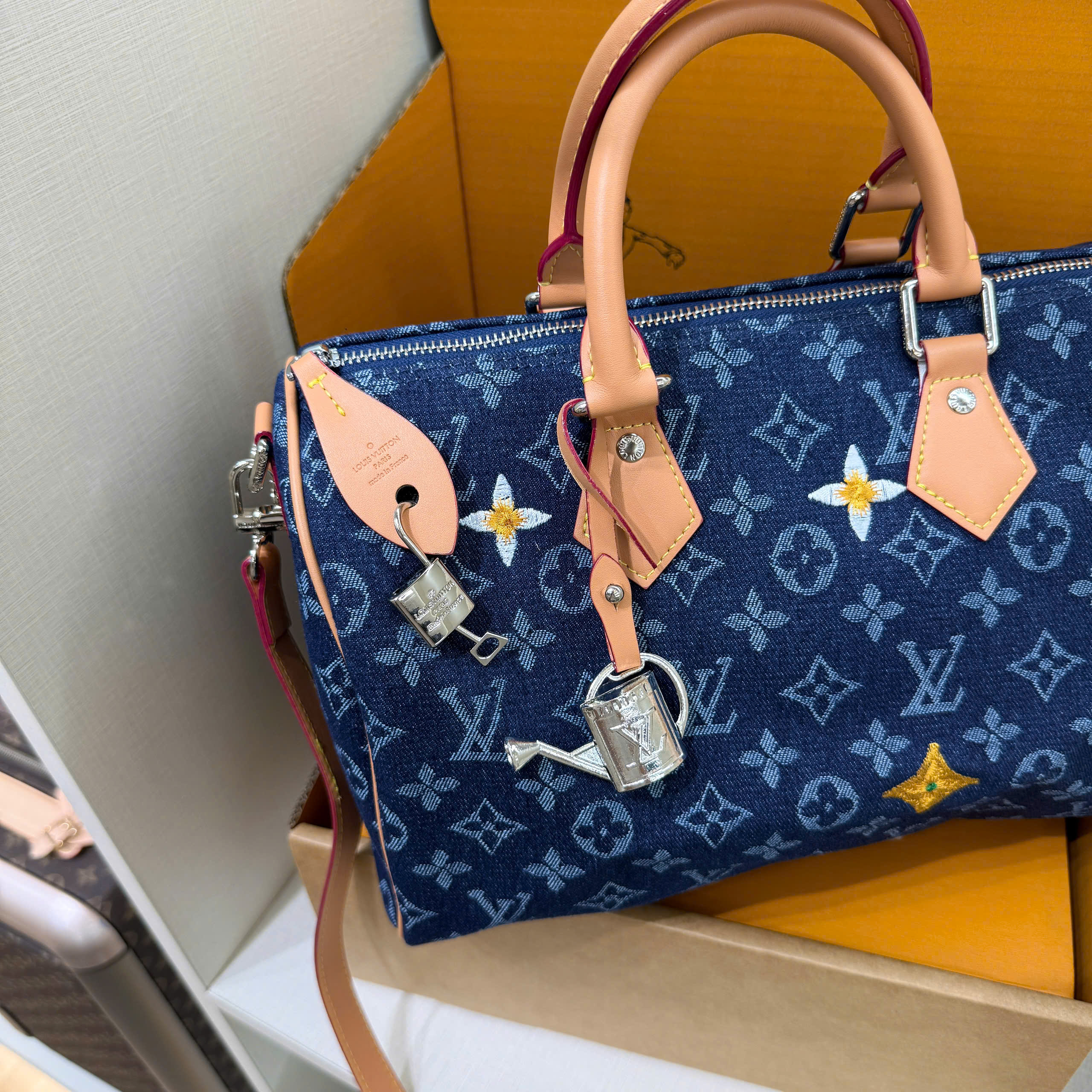 Túi Trống Louis Vuitton LV peedy 30 Bandoulière Denim monogram Xanh Than Like Auth 30x21x17 PLD
