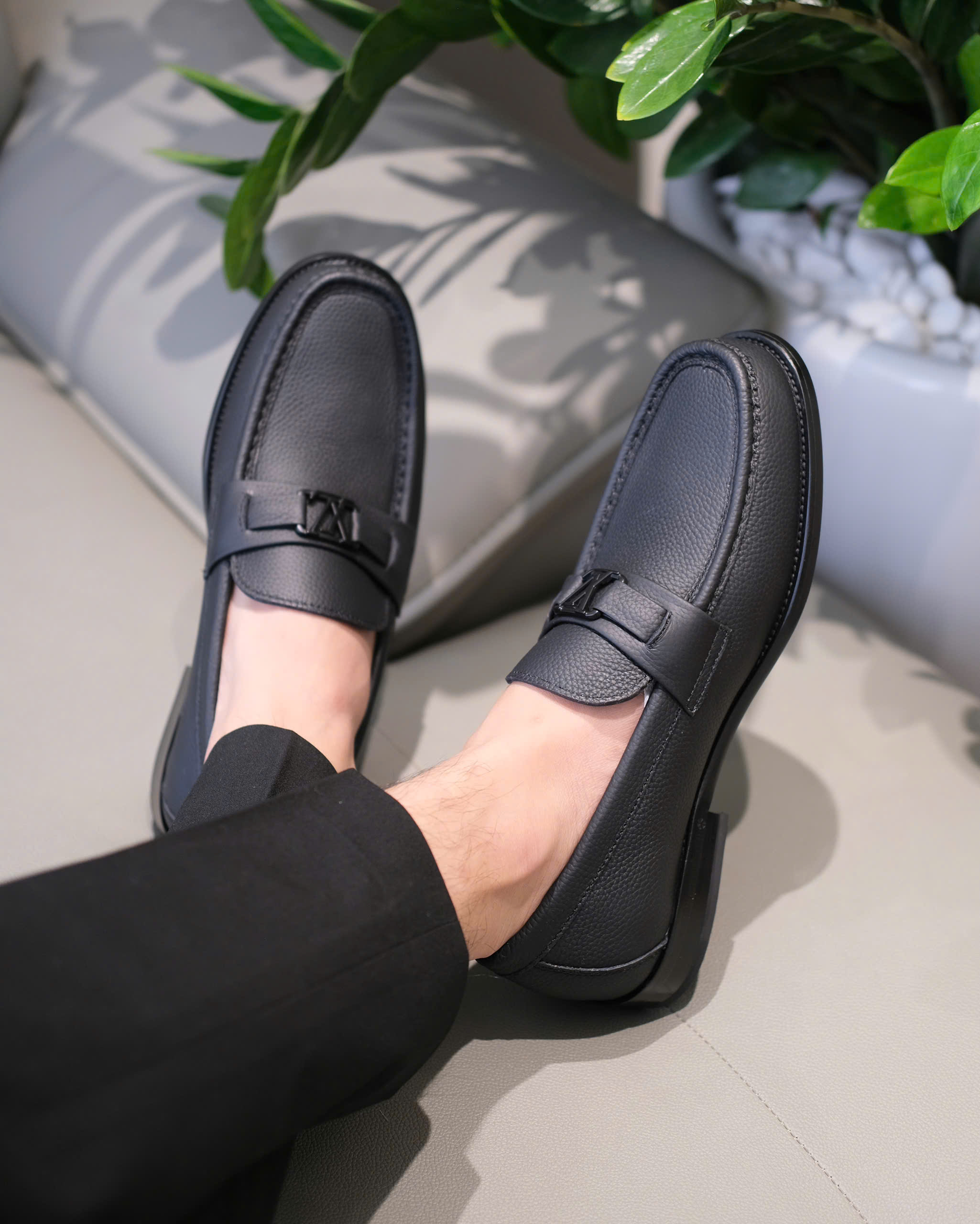 Giày loafer Louis Vuitton LV Đen sần logo tag Đen đế gỗ Like Auth 38-43 DDT