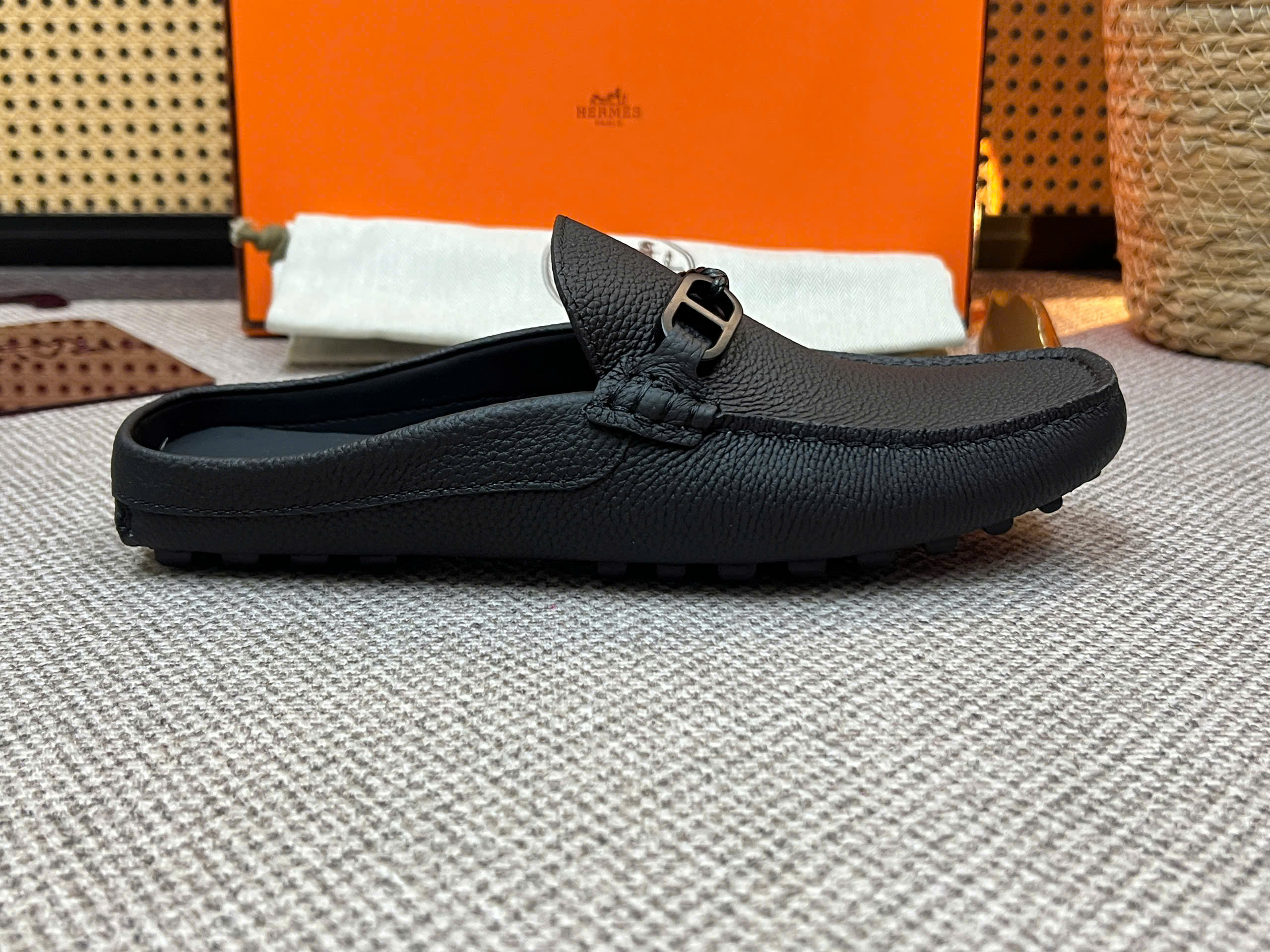 Giày sục Dior CD Đen sần logo tag Like Auth 38-43 VTN