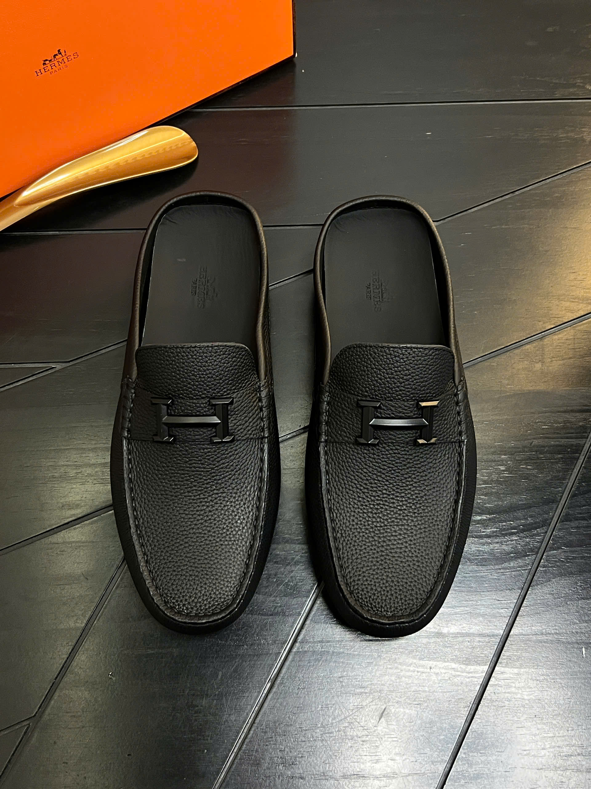 Giày sục Hermes HM Đen sần logo tag chữ H Like Auth 38-43 VTN