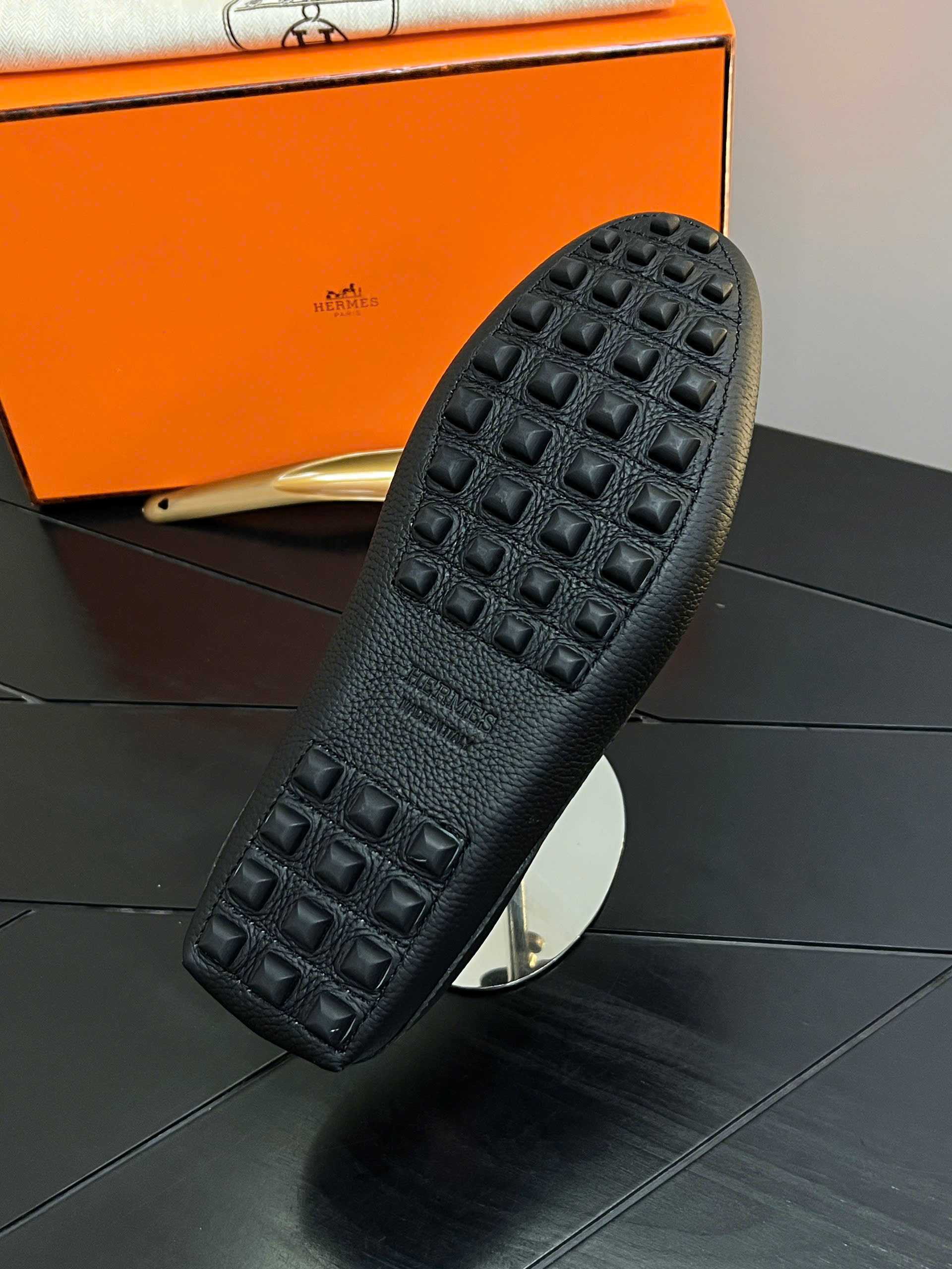 Giày sục Hermes HM Đen sần logo tag chữ H Like Auth 38-43 VTN