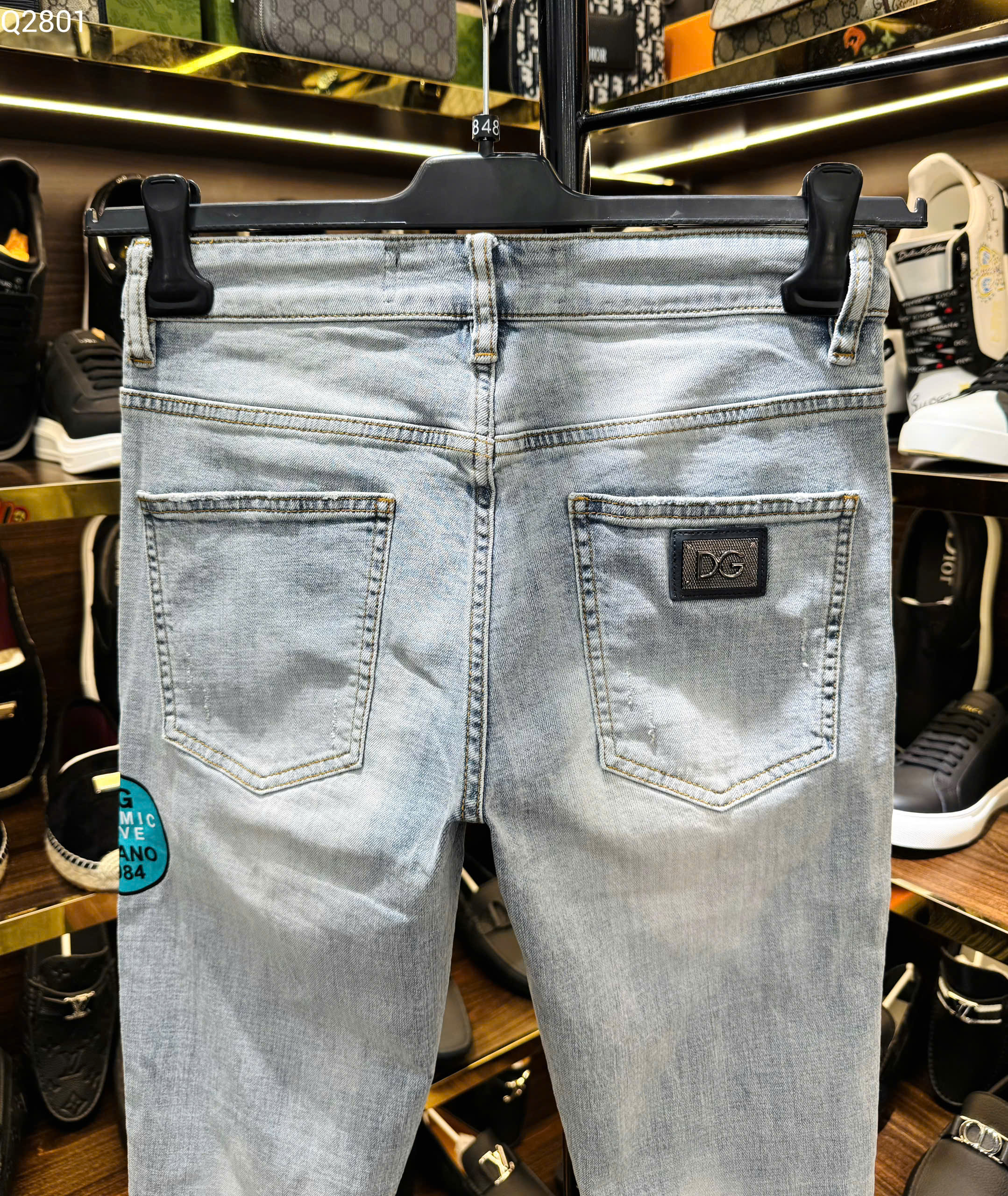Quần Jean Dolce Gabbana DG Xanh nhạt rách mài tag logo in Like Auth on web MK