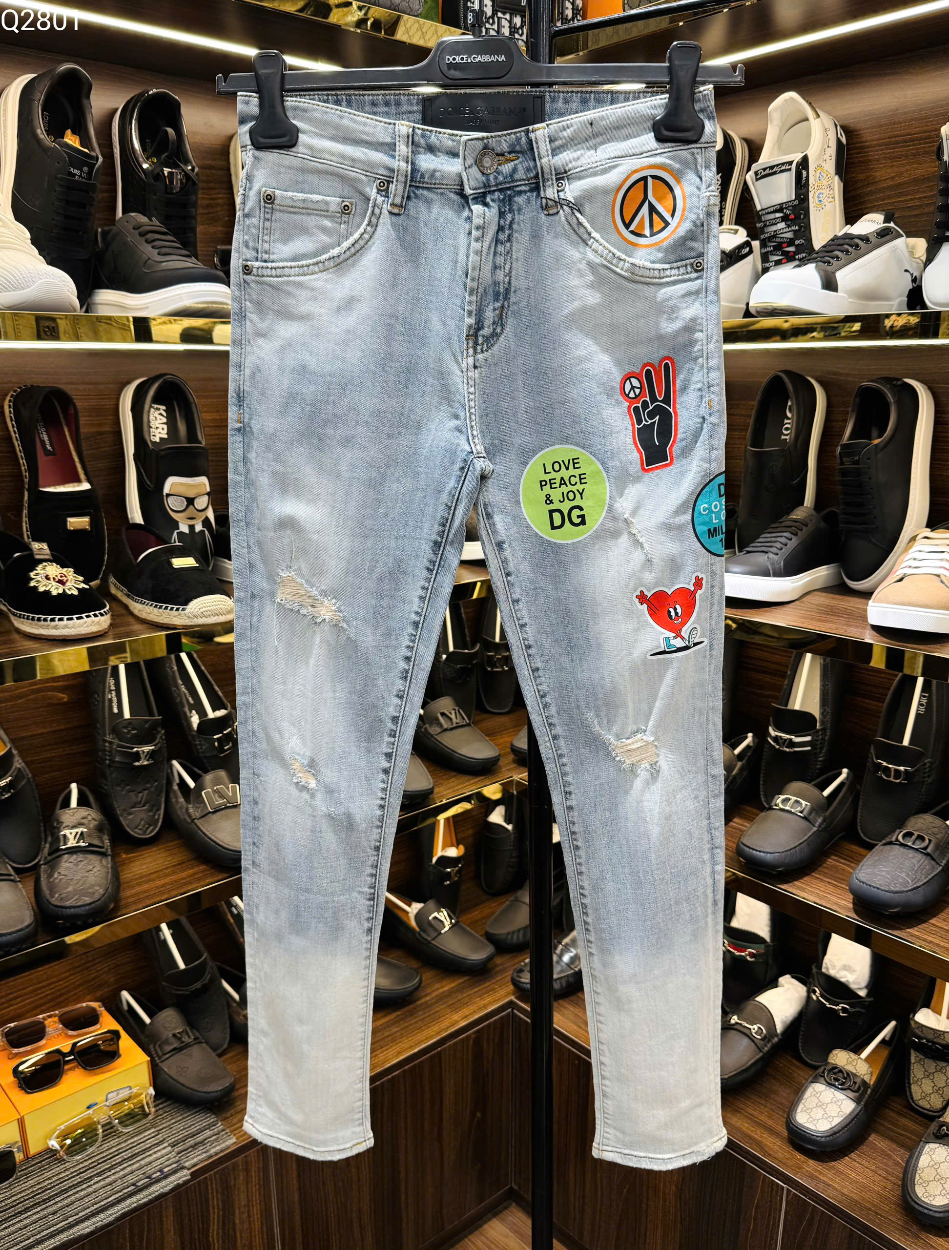 Quần Jean Dolce Gabbana DG Xanh nhạt rách mài tag logo in Like Auth on web MK