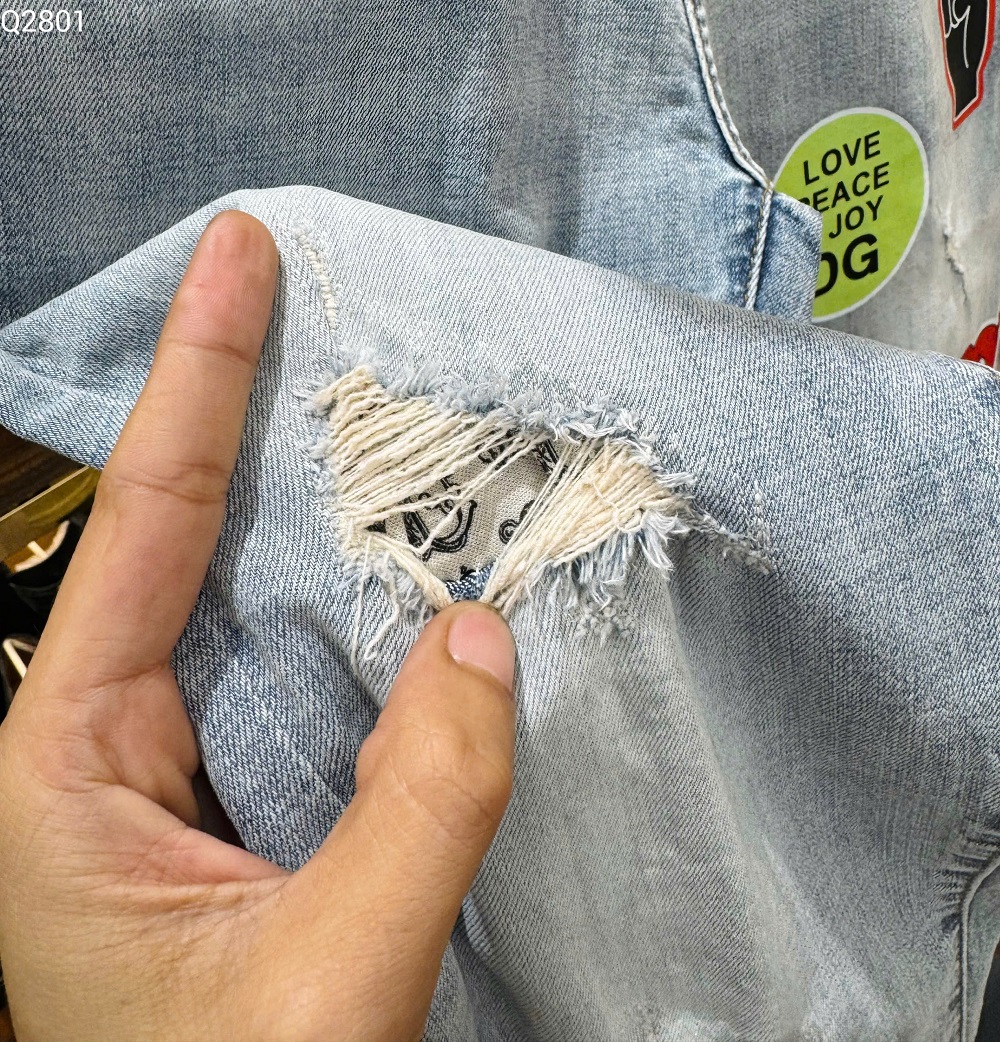 Quần Jean Dolce Gabbana DG Xanh nhạt rách mài tag logo in Like Auth on web MK