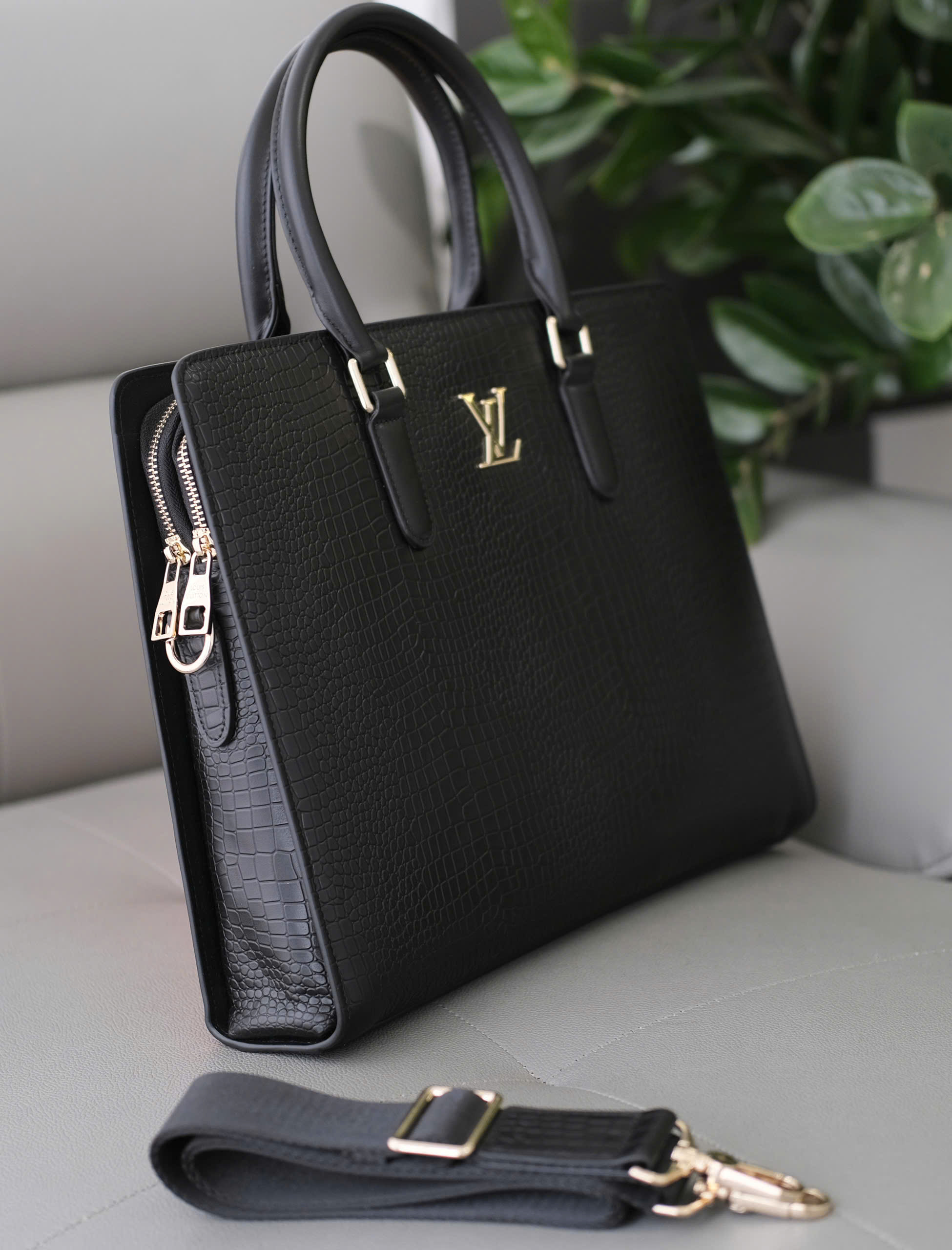 Túi cặp xách tay Louis Vuitton tag LV bạc Đen lỳ da cái sấu Like Auth 38x29x7 DDT