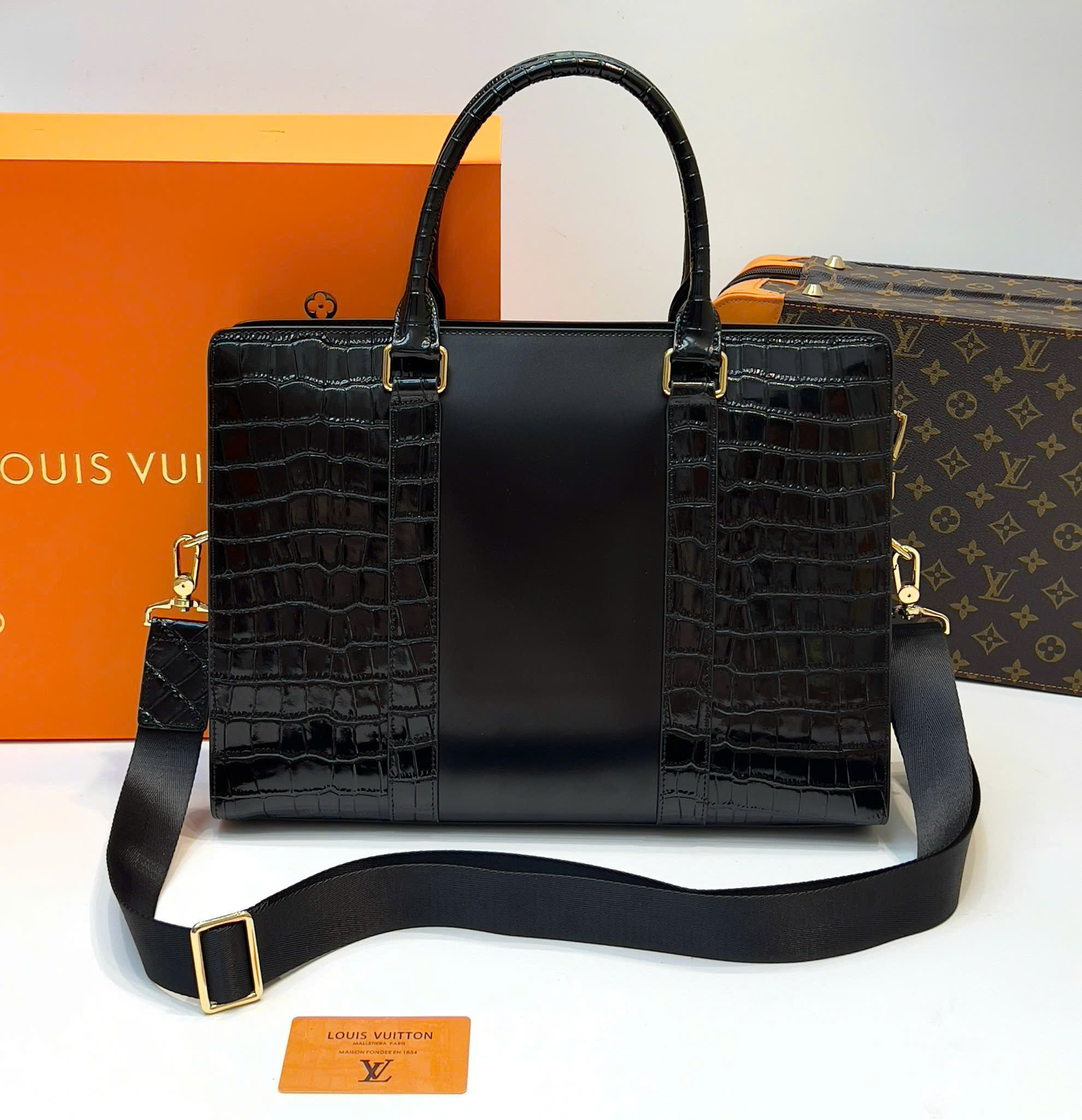 Túi cặp xách tay Louis Vuitton tag LV Vàng Đen lỳ mix da Cá Sấu Like Auth 38x28x7 DDT