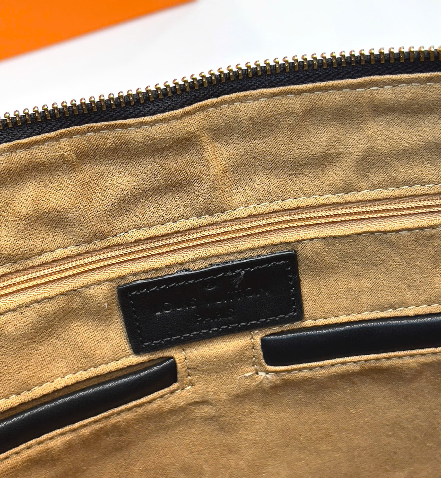 Túi cặp xách tay Louis Vuitton tag LV Vàng Đen lỳ mix da Cá Sấu Like Auth 38x28x7 DDT