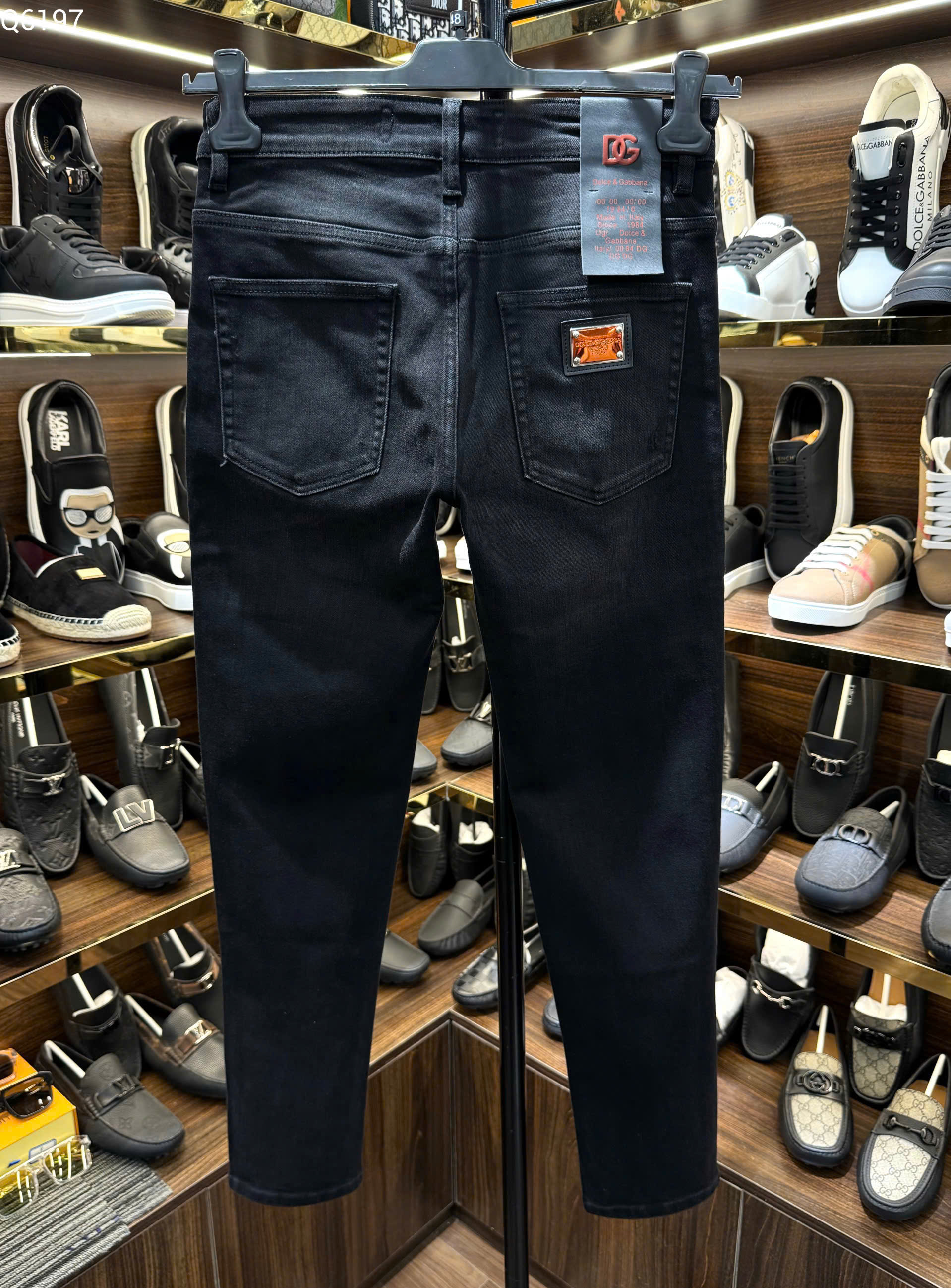 Quần Jean Dolce Gabbana DG Đen rách mài tag sắt vuông Like Auth on web MK