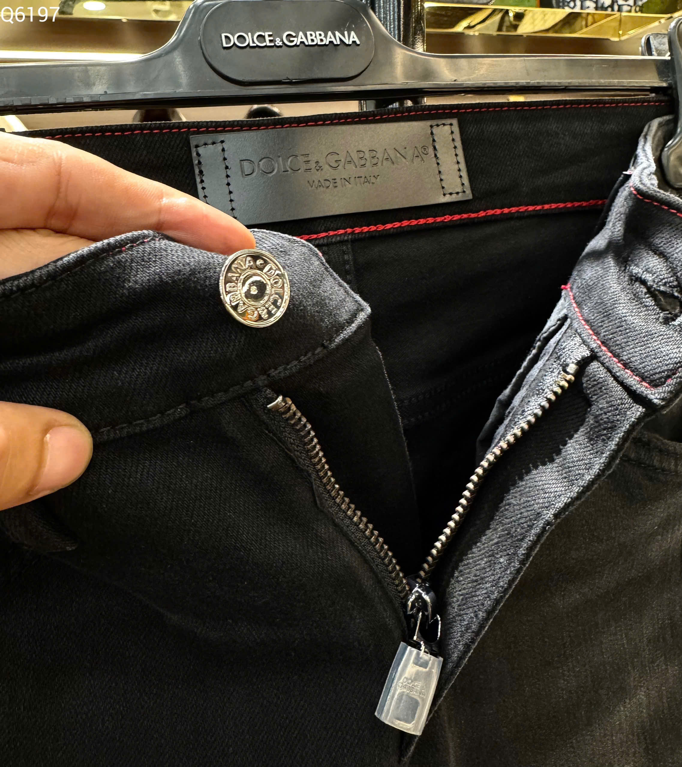 Quần Jean Dolce Gabbana DG Đen rách mài tag sắt vuông Like Auth on web MK