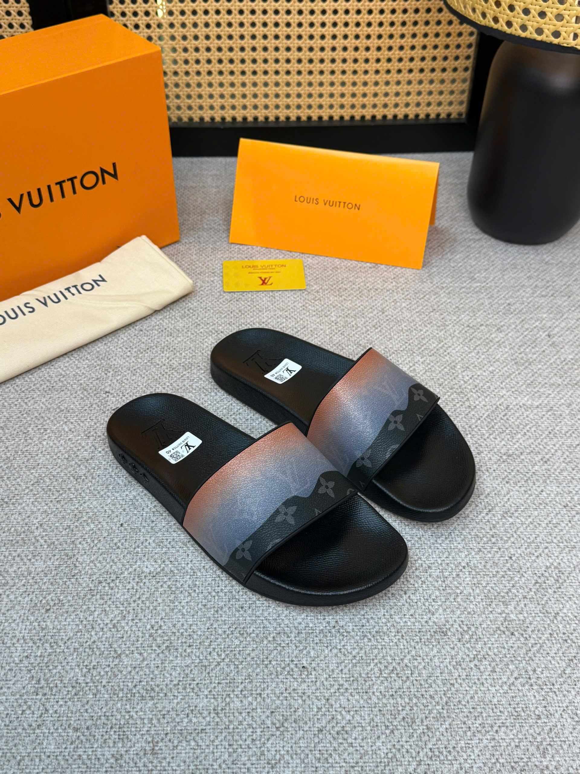 Dép lê Louis Vuitton LV monogram quai Cam Đen Like Auth 38-43 VTN