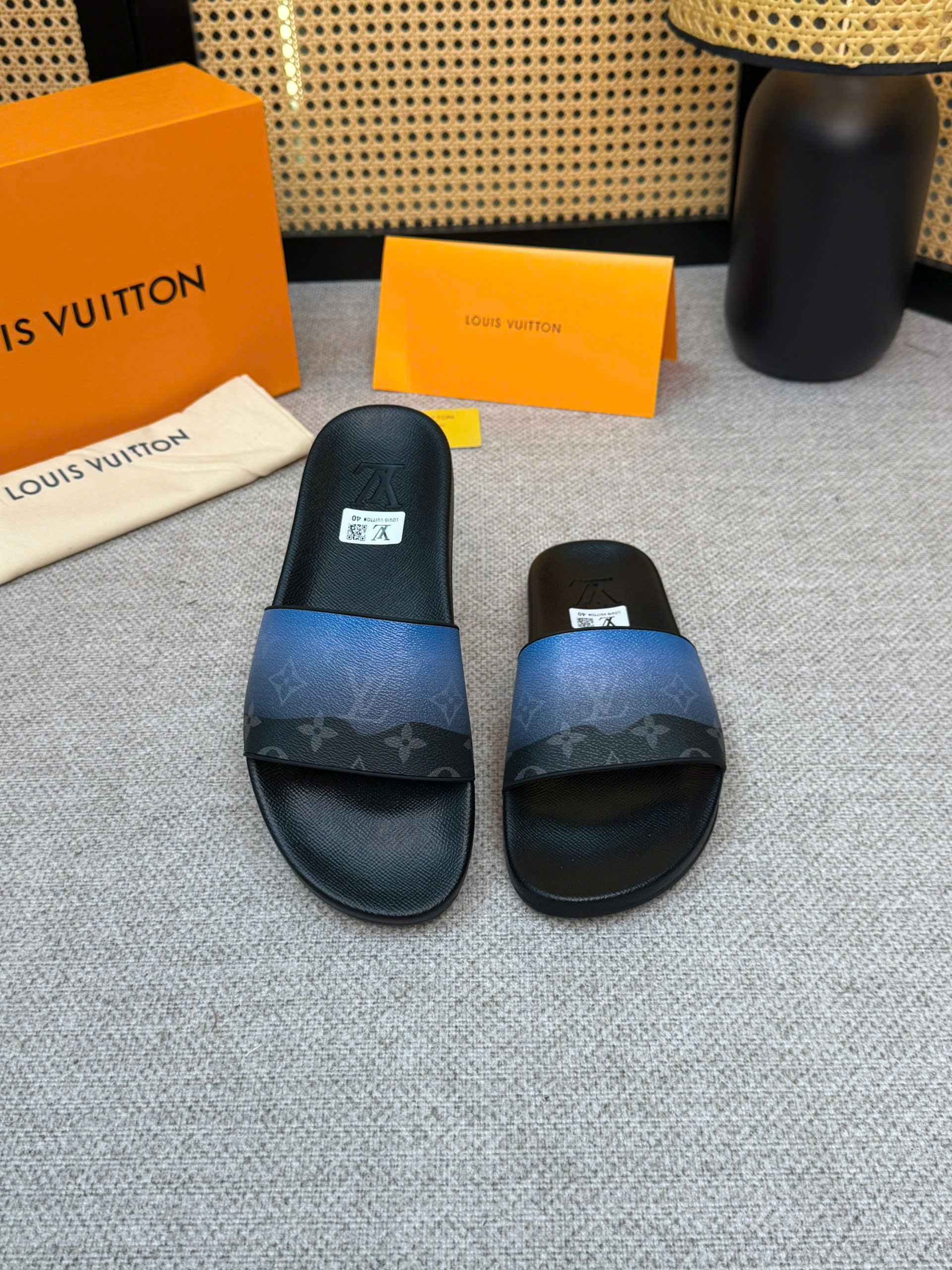 Dép lê Louis Vuitton LV monogram quai Xanh Đen Like Auth 38-43 VTN