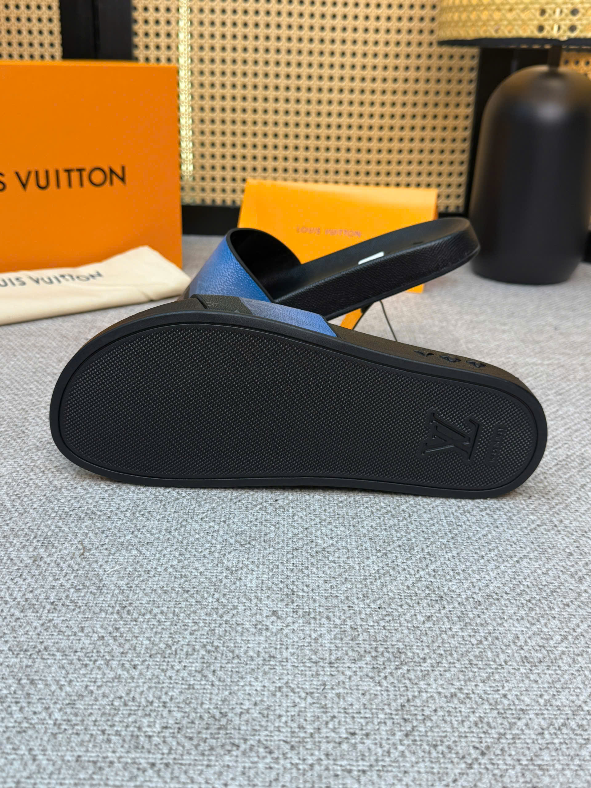 Dép lê Louis Vuitton LV monogram quai Xanh Đen Like Auth 38-43 VTN
