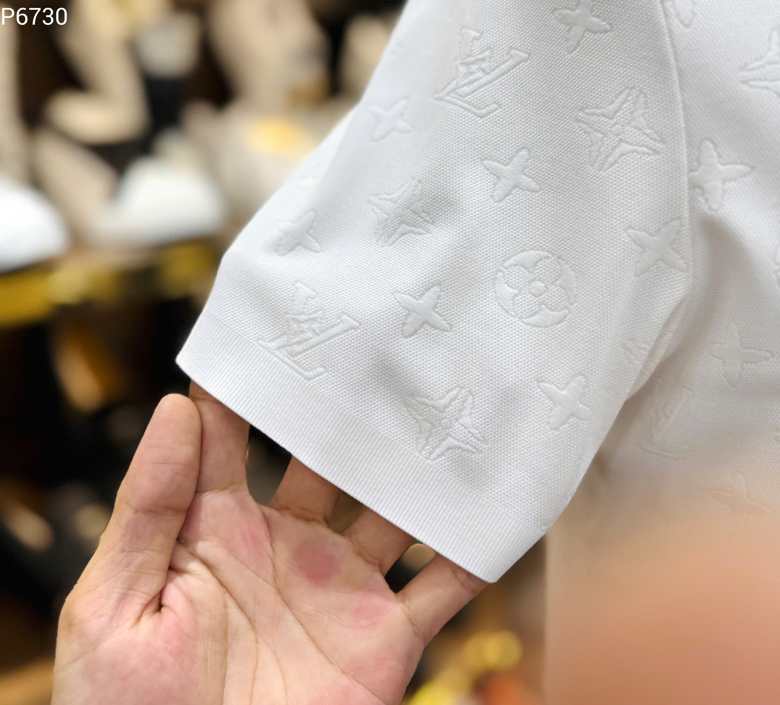 Áo phông T shirt Louis Vuitton LV logo thêu nổi monogram tag ngực Like Auth 48-54 MK