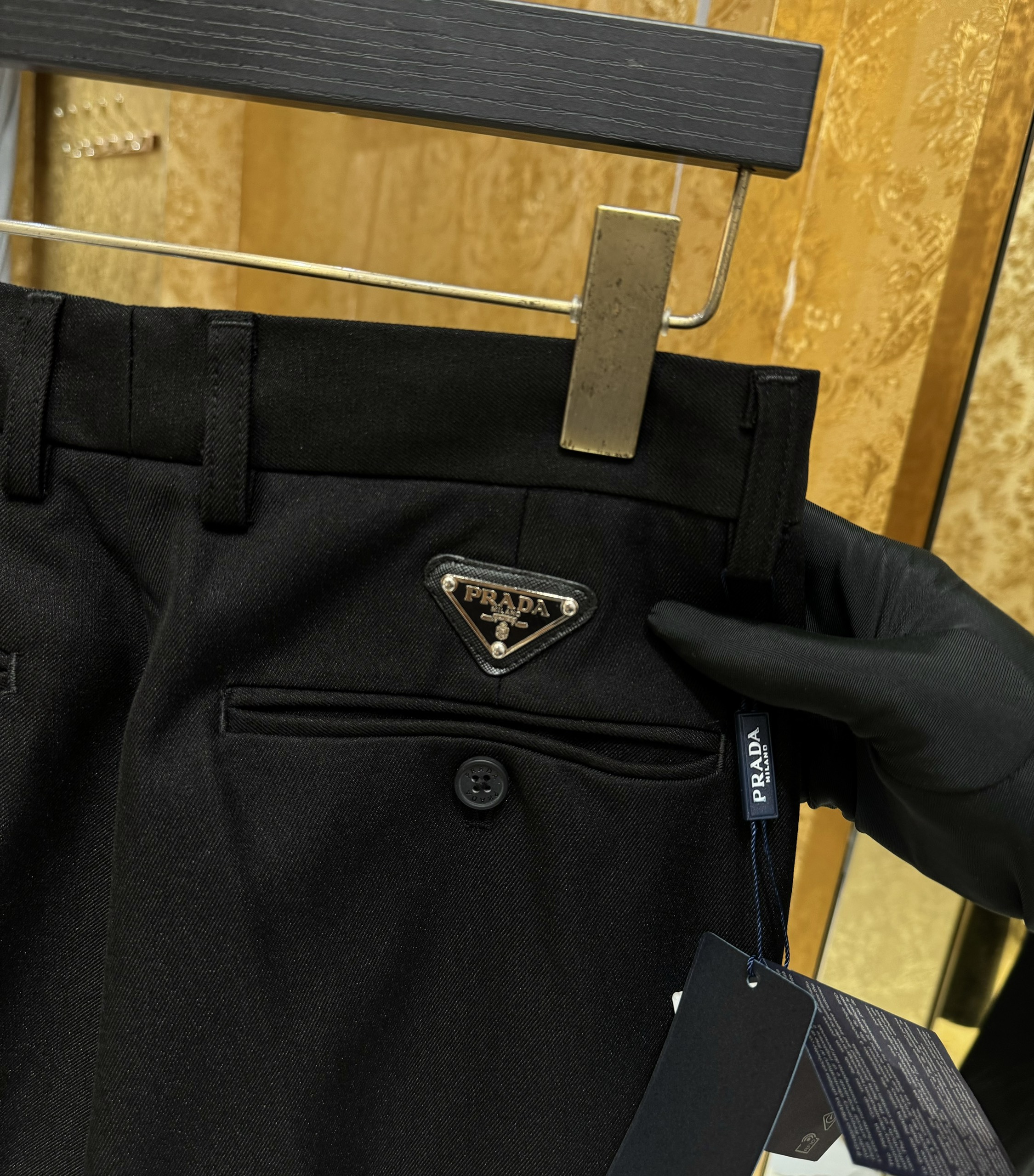 Quần Tây, Âu Prada P Đen logo tag tam giác đùi Like Auth on web CD