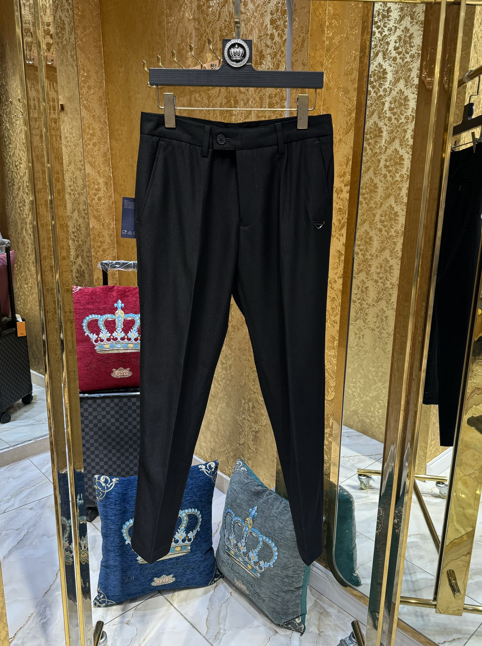 Quần Tây, Âu Prada P Đen logo tag tam giác đùi Like Auth on web CD